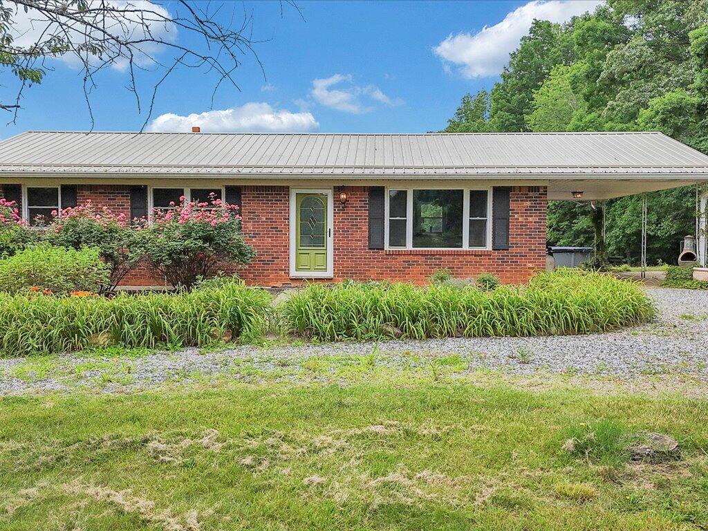 1185 County Line Rd, Bassett, Ohio image 2