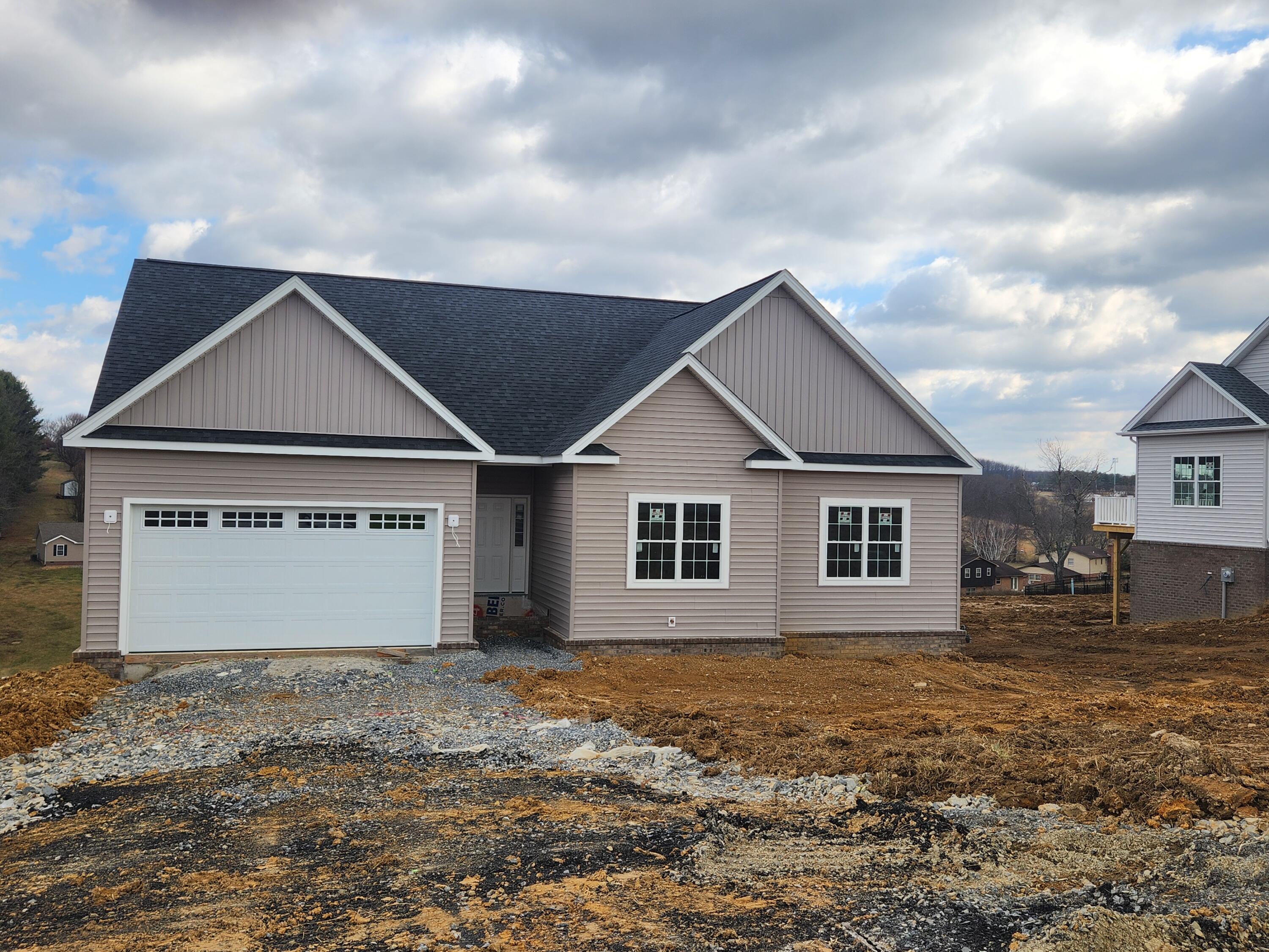5240 Country Meadow Dr, Dublin, Virginia image 2