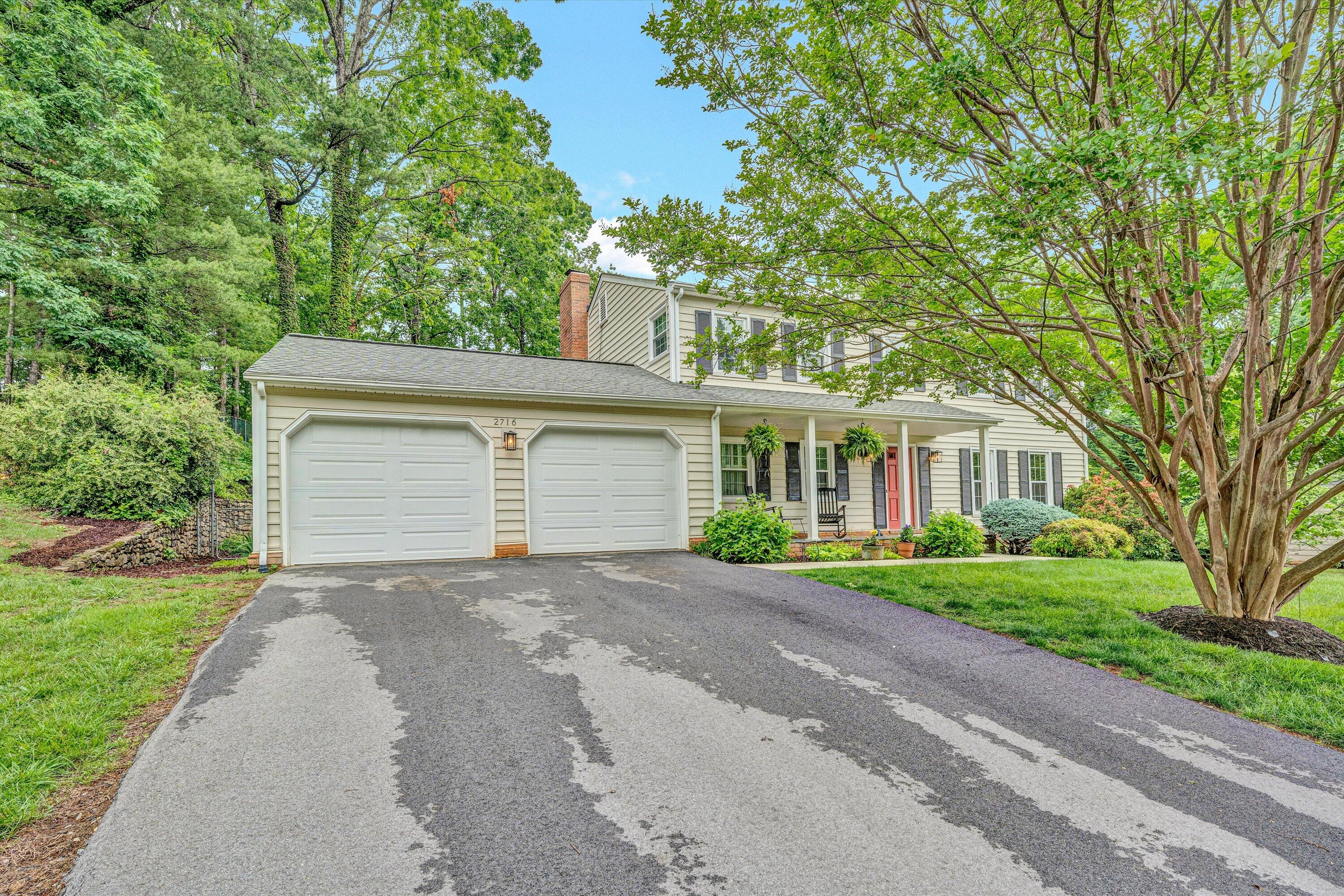 2716 Bobolink Ln, Roanoke, Virginia image 3