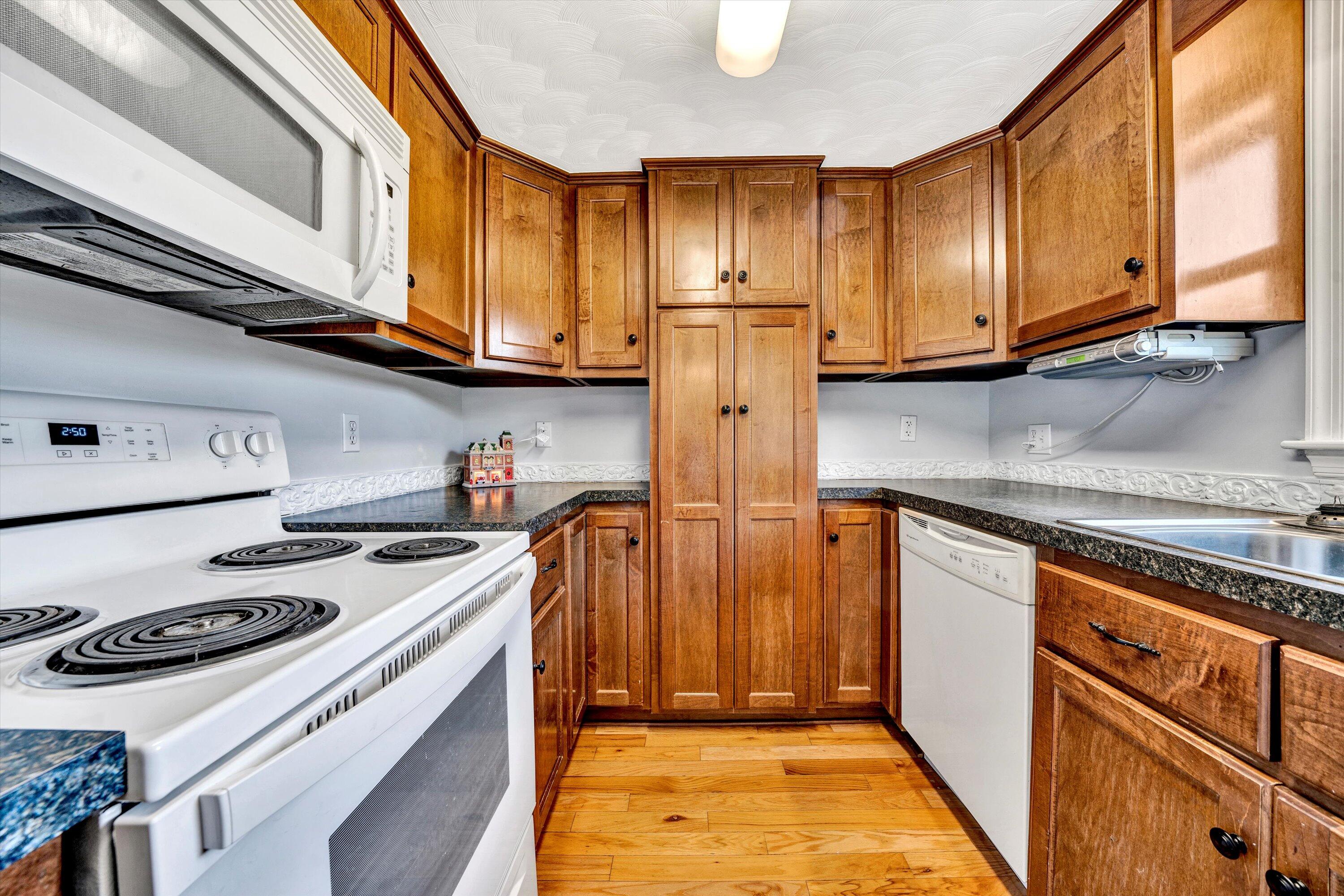 51 Mount Carmel Rd, Rocky Mount, Ohio image 16