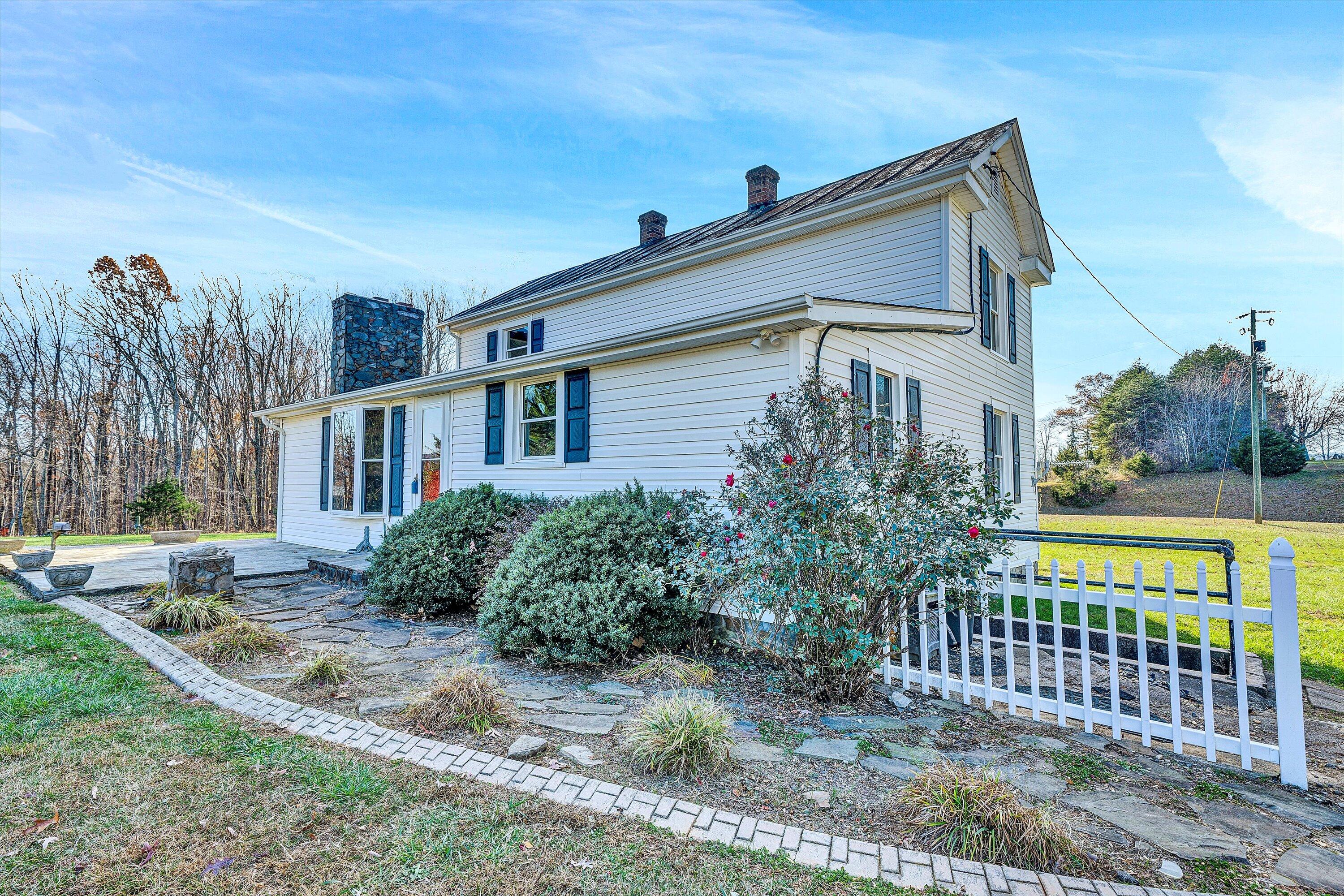 51 Mount Carmel Rd, Rocky Mount, Ohio image 5