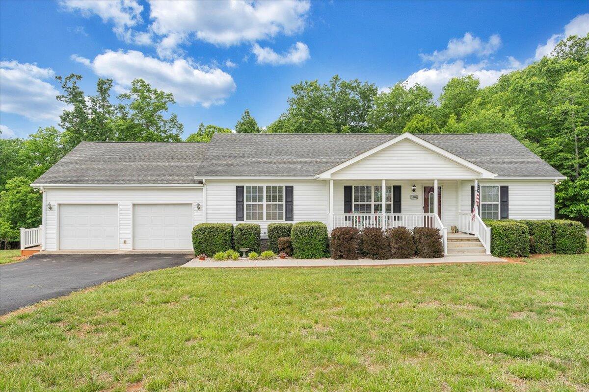 1169 Cinnamon Ridge Rd, Moneta, Virginia image 1