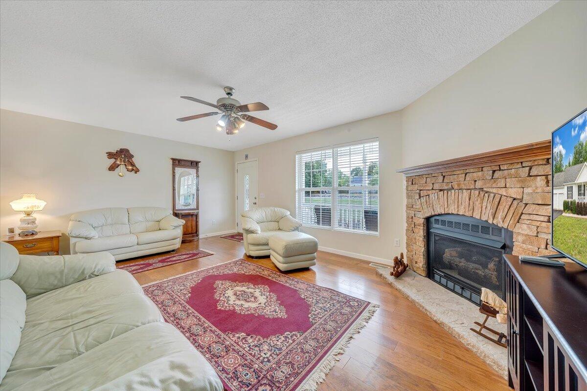 1169 Cinnamon Ridge Rd, Moneta, Virginia image 5