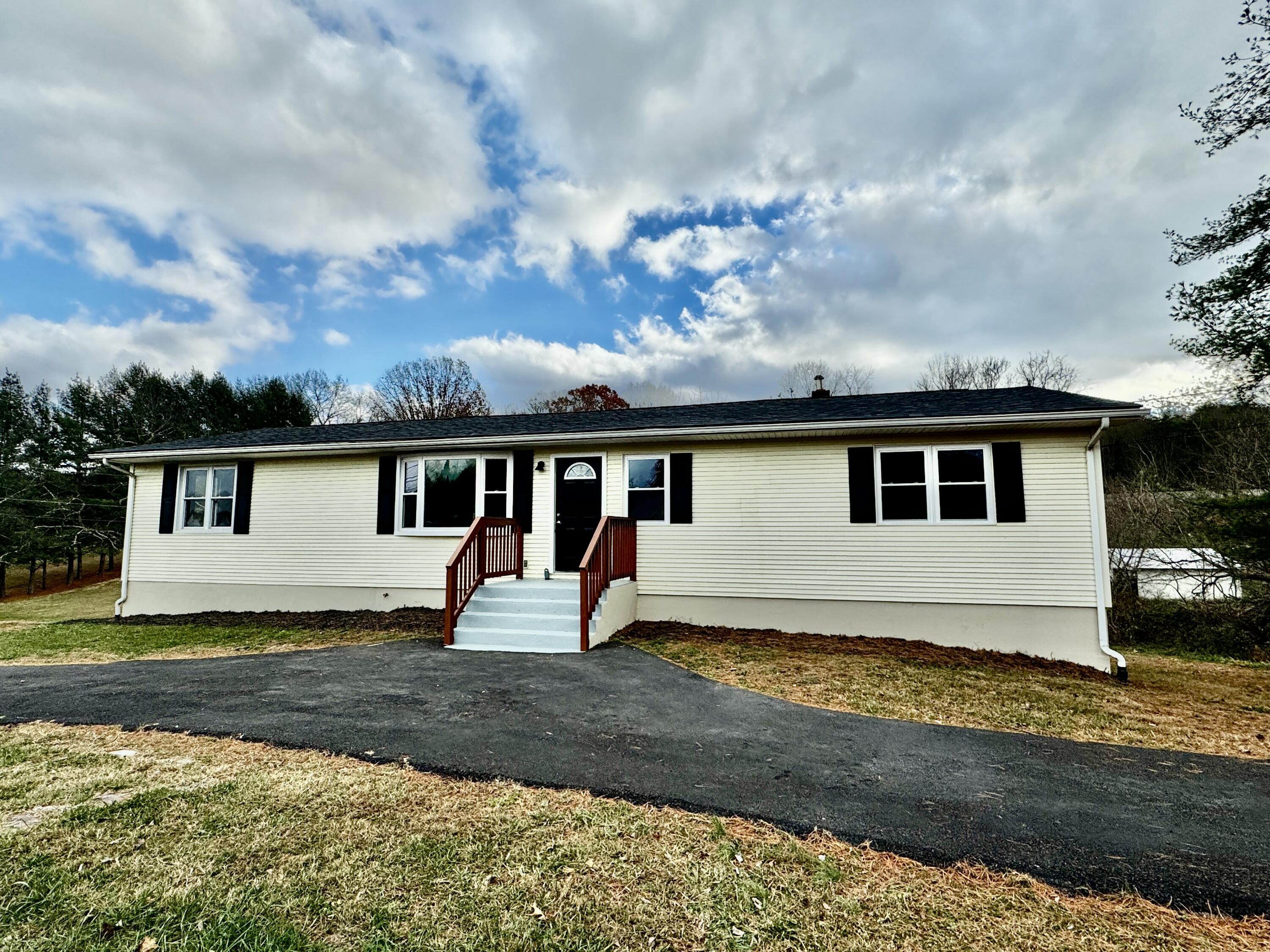 1824 Nace Rd, Fincastle, Virginia image 1