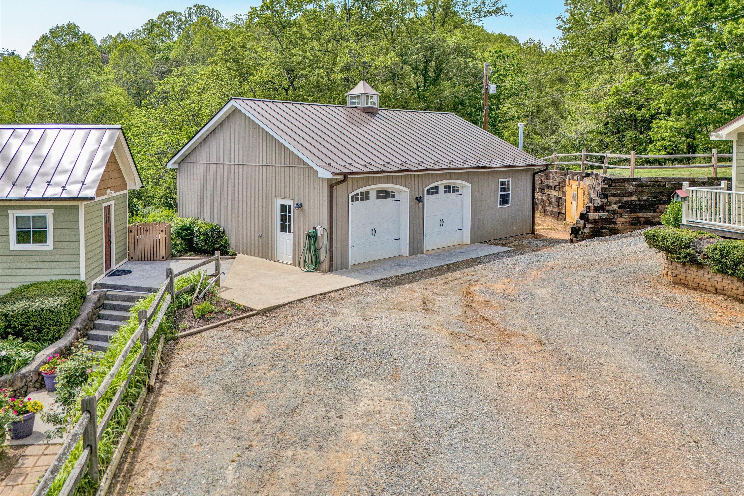 Hardy, Virginia 24101, United States, 4 Bedrooms Bedrooms, ,3 BathroomsBathrooms,Residential,Pending,127019