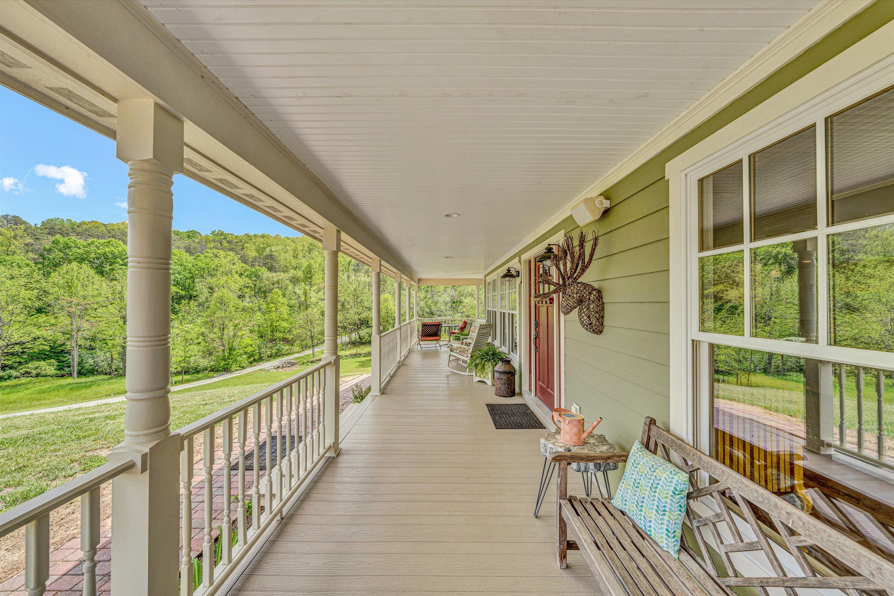 Hardy, Virginia 24101, United States, 4 Bedrooms Bedrooms, ,3 BathroomsBathrooms,Residential,Pending,127019