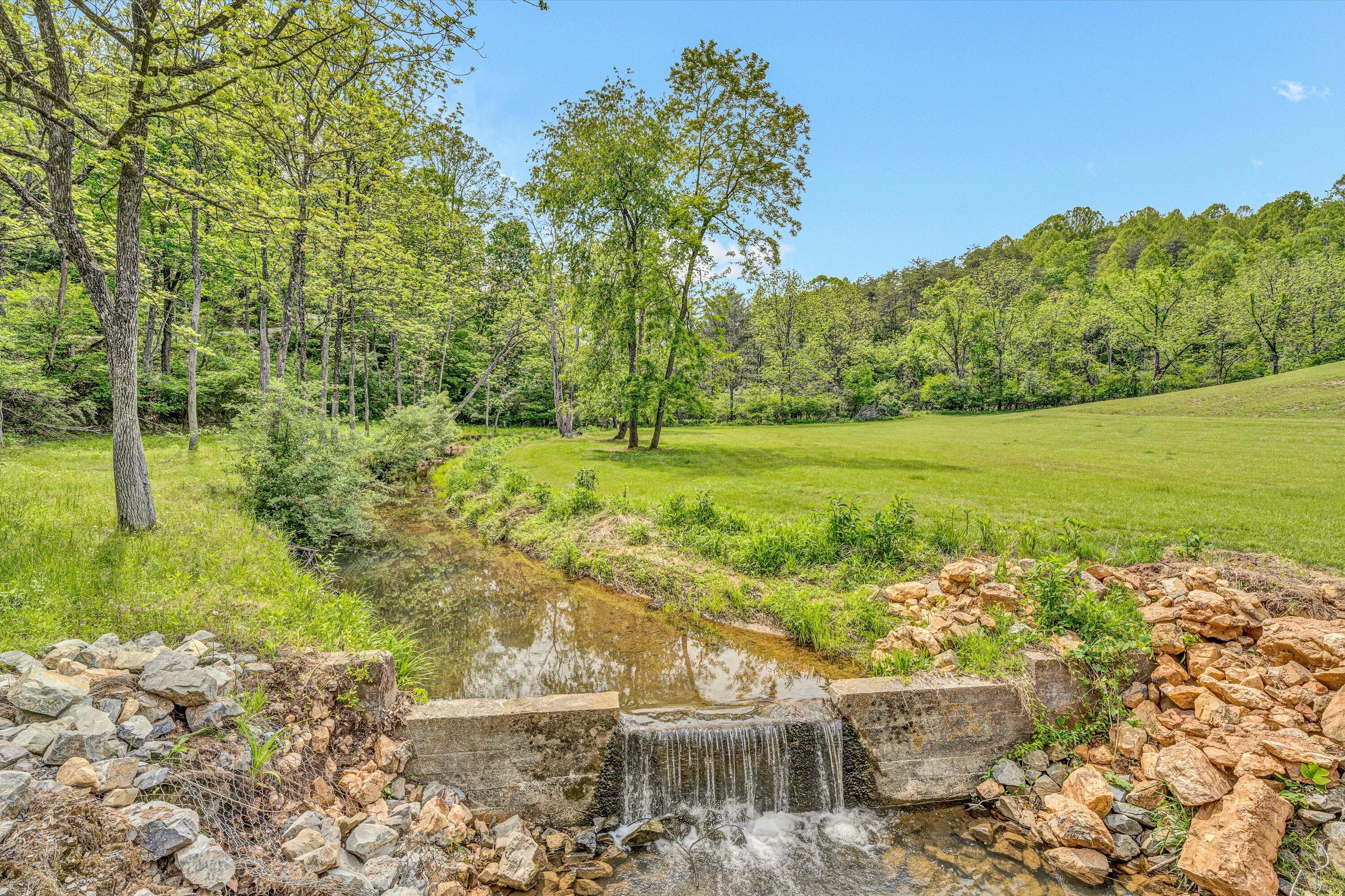 Hardy, Virginia 24101, United States, 4 Bedrooms Bedrooms, ,3 BathroomsBathrooms,Residential,Pending,127019