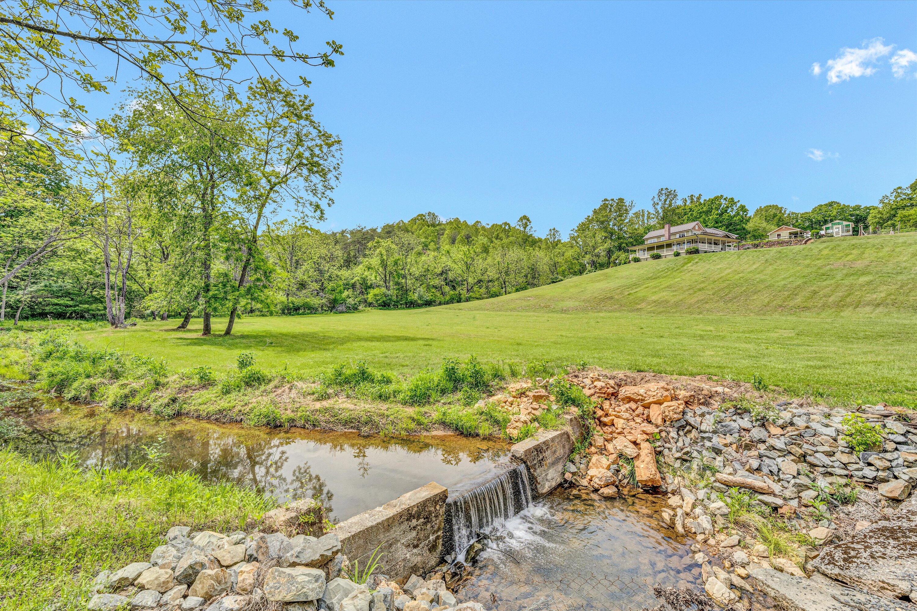 Hardy, Virginia 24101, United States, 4 Bedrooms Bedrooms, ,3 BathroomsBathrooms,Residential,Pending,127019