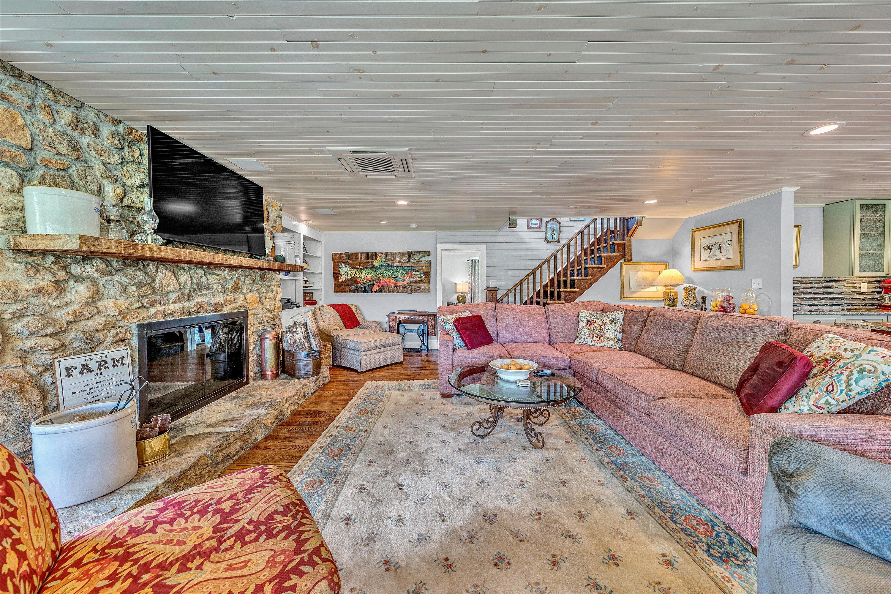 Hardy, Virginia 24101, United States, 4 Bedrooms Bedrooms, ,3 BathroomsBathrooms,Residential,Pending,127019