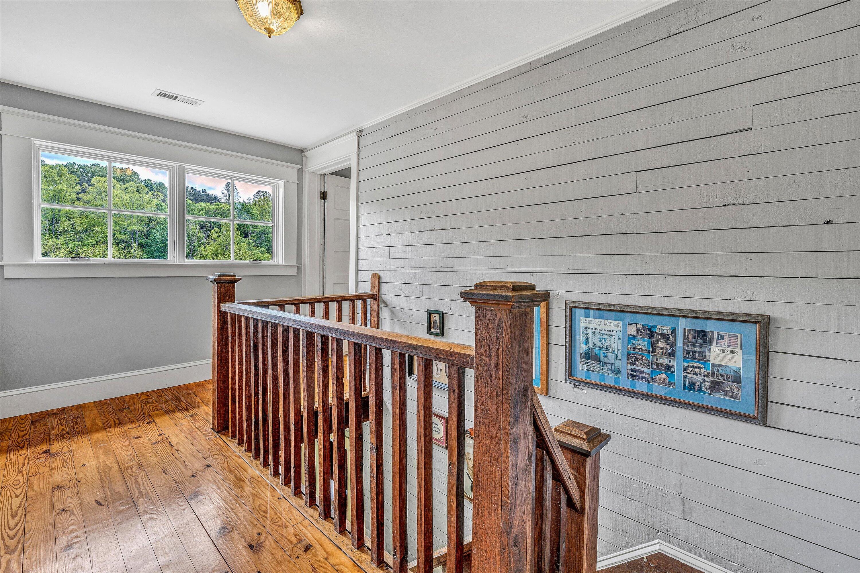 Hardy, Virginia 24101, United States, 4 Bedrooms Bedrooms, ,3 BathroomsBathrooms,Residential,Pending,127019