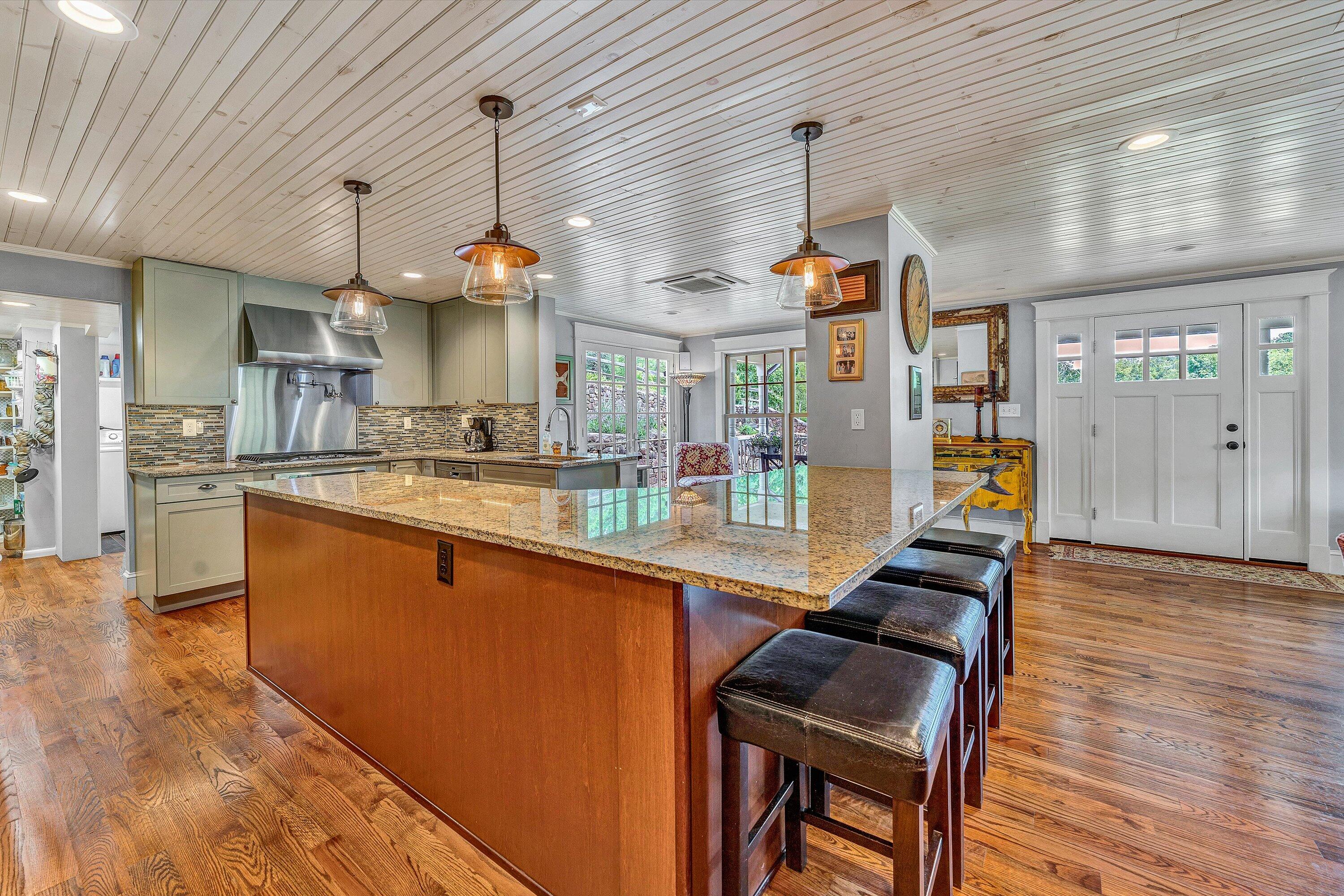 Hardy, Virginia 24101, United States, 4 Bedrooms Bedrooms, ,3 BathroomsBathrooms,Residential,Pending,127019