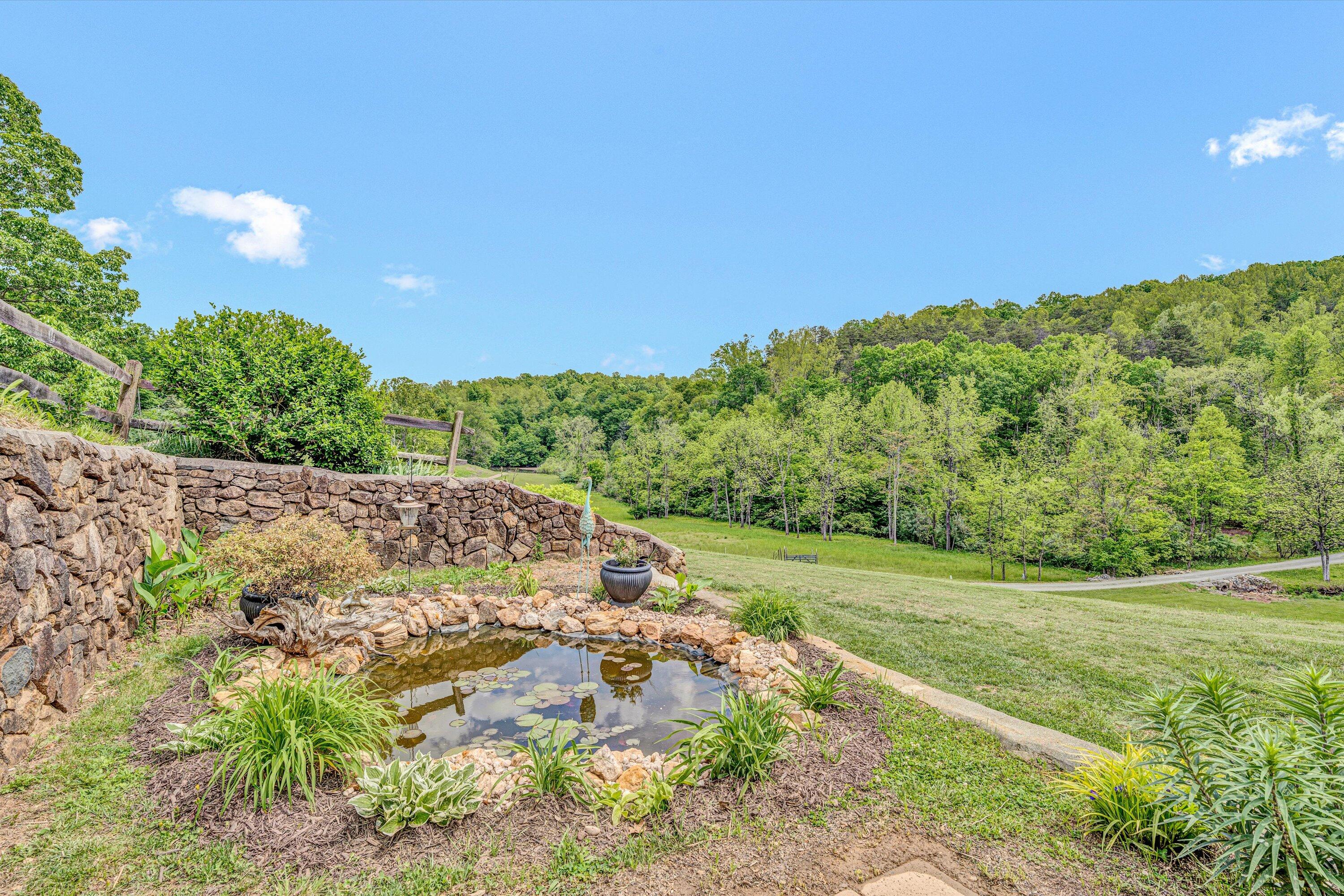 Hardy, Virginia 24101, United States, 4 Bedrooms Bedrooms, ,3 BathroomsBathrooms,Residential,Pending,127019