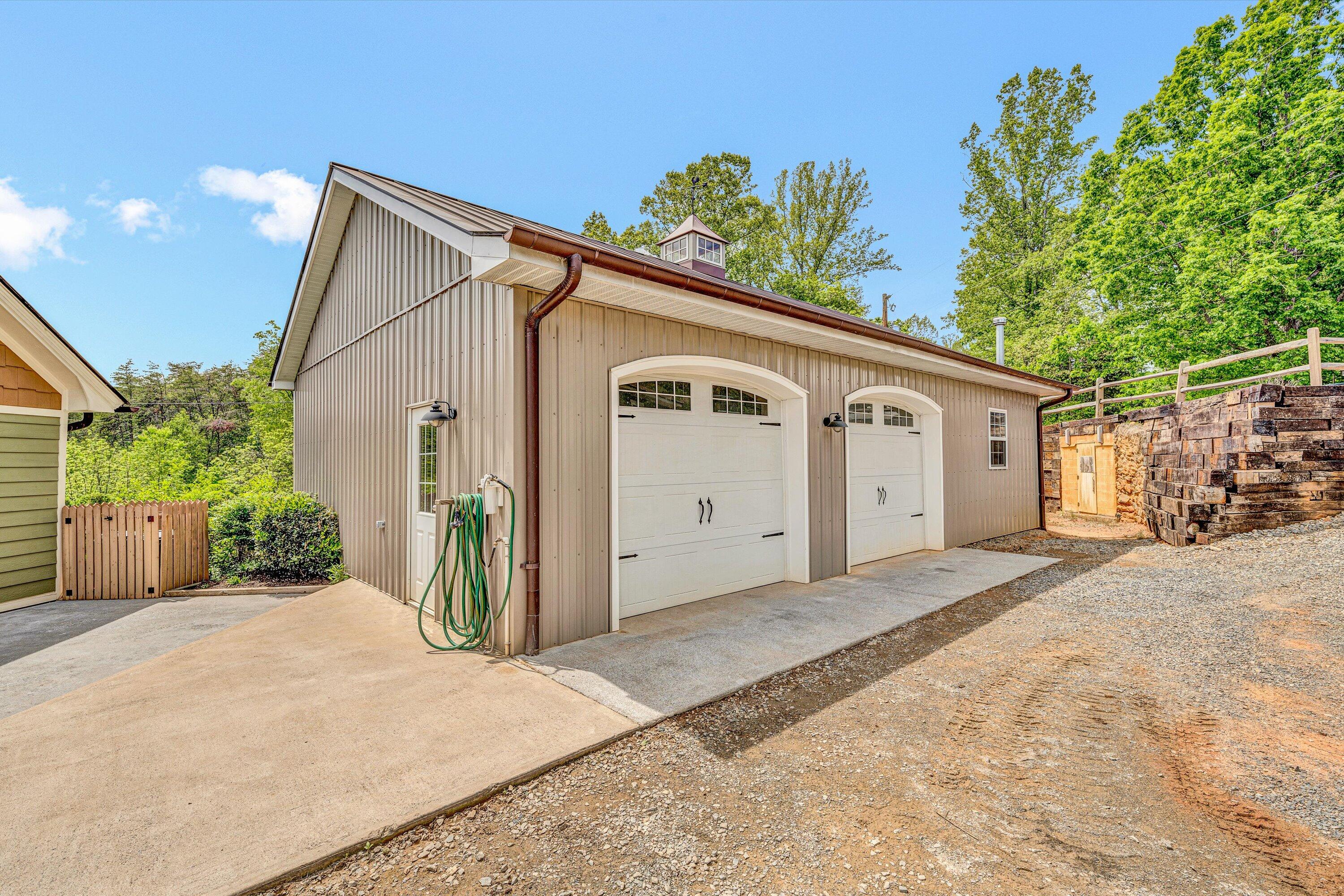 Hardy, Virginia 24101, United States, 4 Bedrooms Bedrooms, ,3 BathroomsBathrooms,Residential,Pending,127019