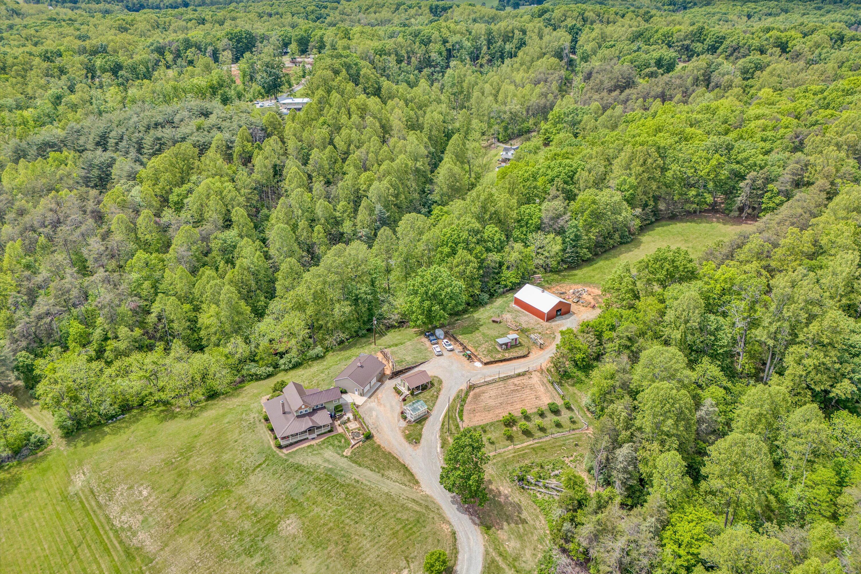 Hardy, Virginia 24101, United States, 4 Bedrooms Bedrooms, ,3 BathroomsBathrooms,Residential,Pending,127019