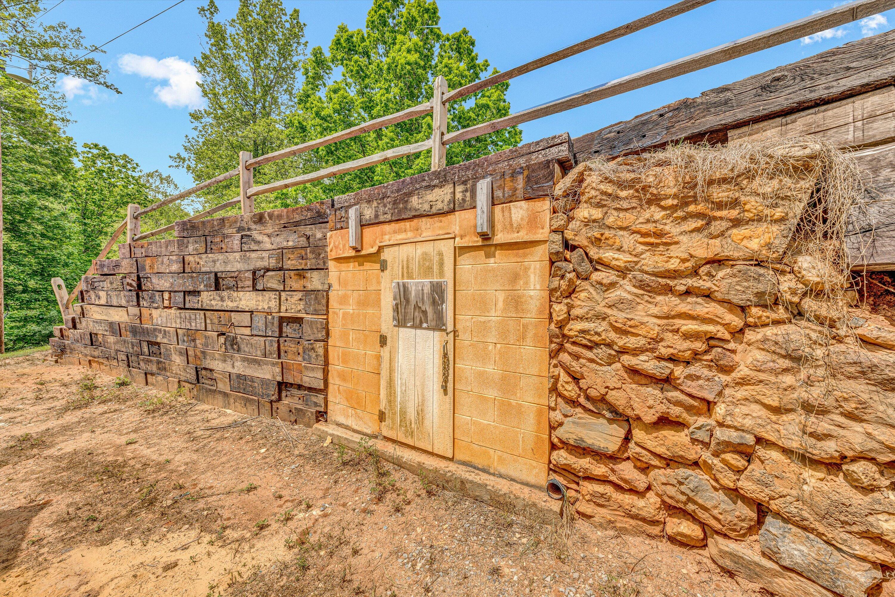 Hardy, Virginia 24101, United States, 4 Bedrooms Bedrooms, ,3 BathroomsBathrooms,Residential,Pending,127019