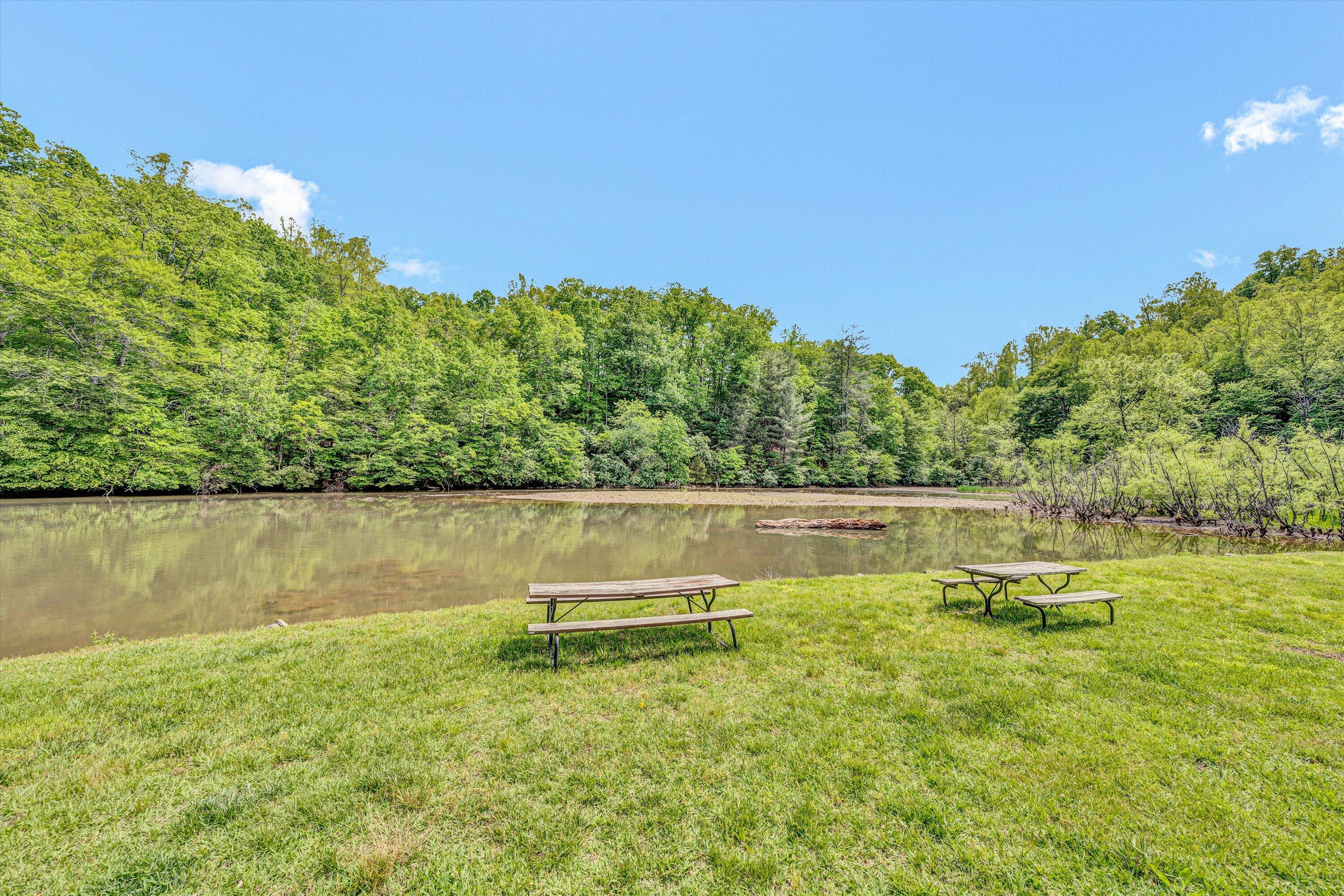 Hardy, Virginia 24101, United States, 4 Bedrooms Bedrooms, ,3 BathroomsBathrooms,Residential,Pending,127019