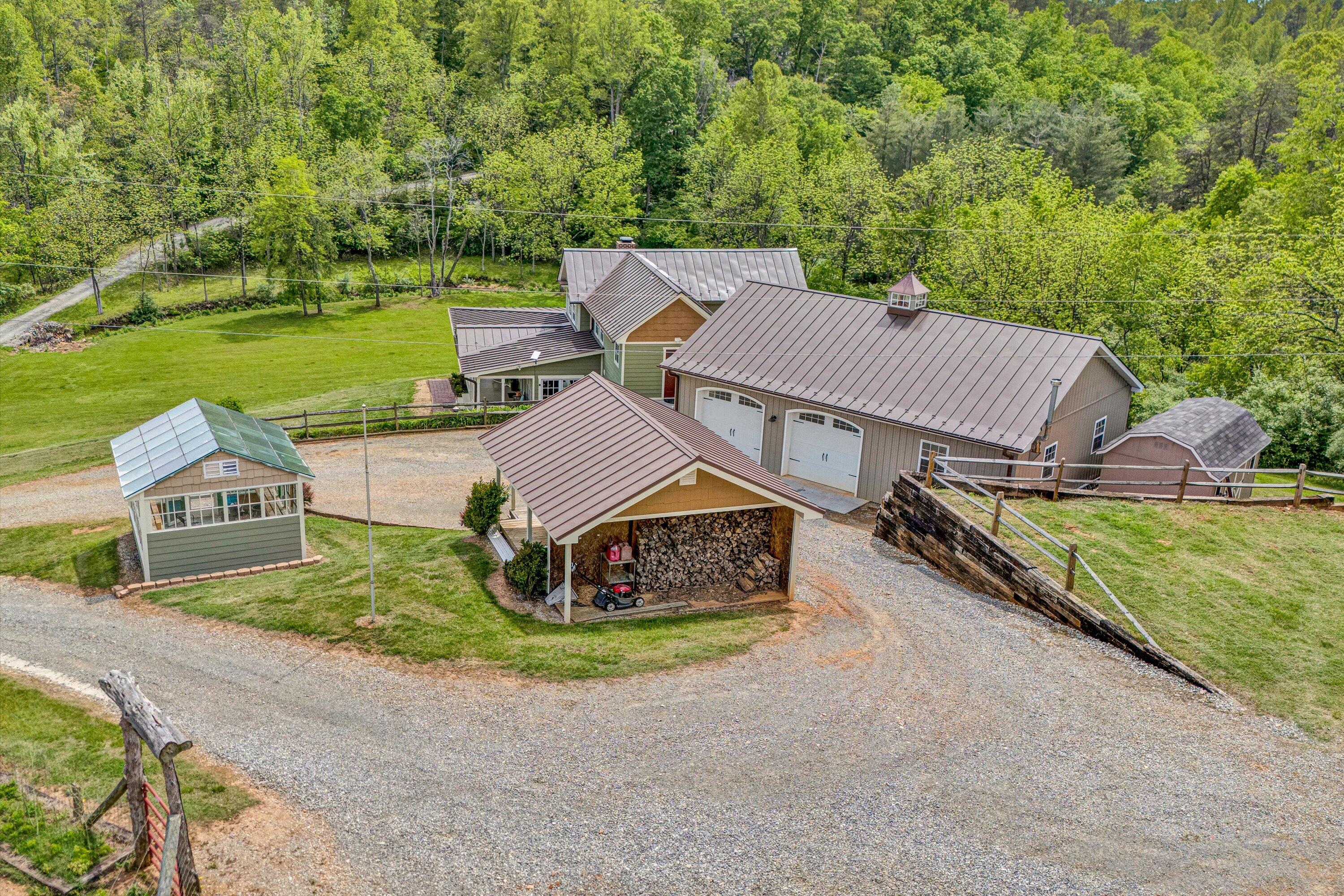 Hardy, Virginia 24101, United States, 4 Bedrooms Bedrooms, ,3 BathroomsBathrooms,Residential,Pending,127019