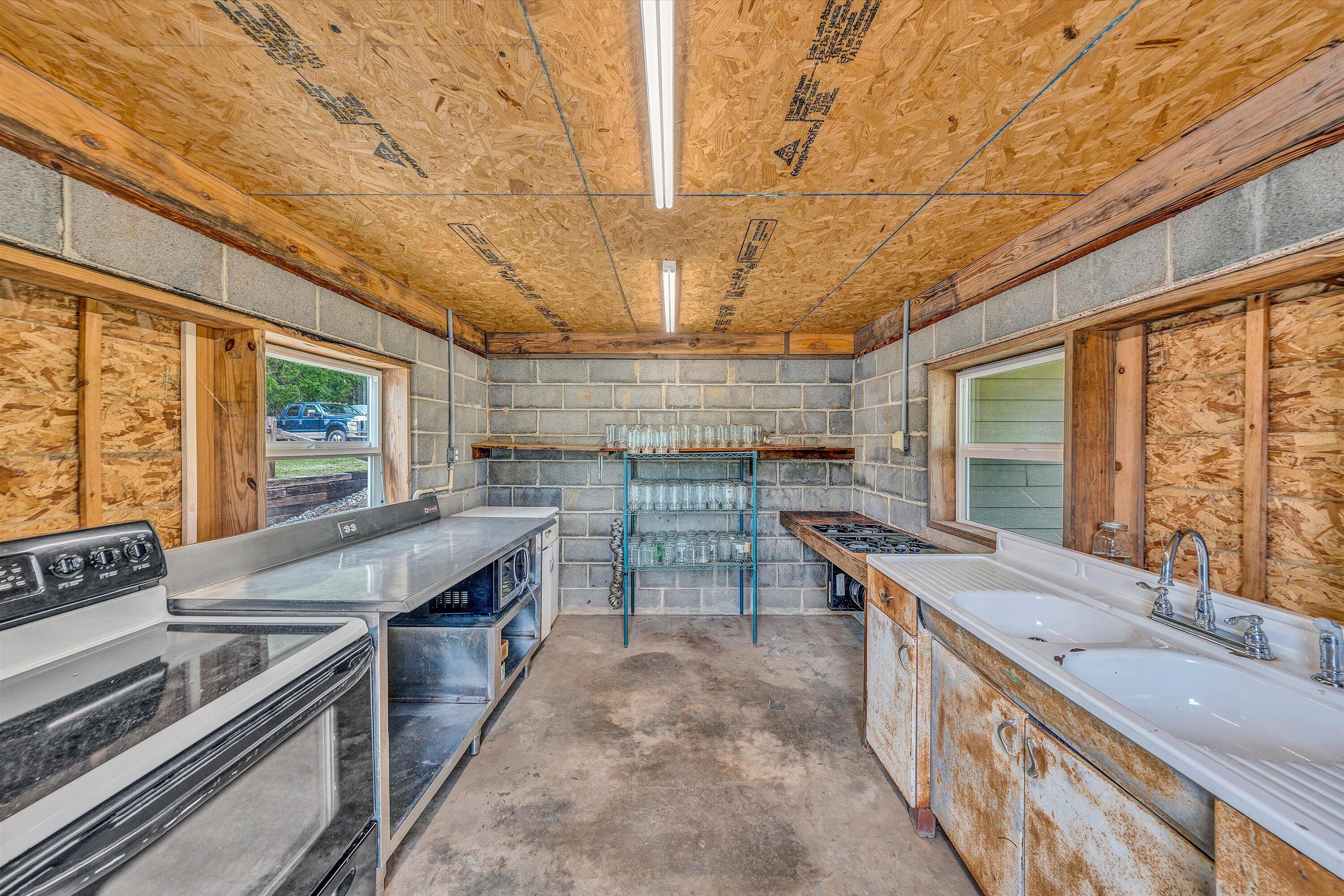 Hardy, Virginia 24101, United States, 4 Bedrooms Bedrooms, ,3 BathroomsBathrooms,Residential,Pending,127019