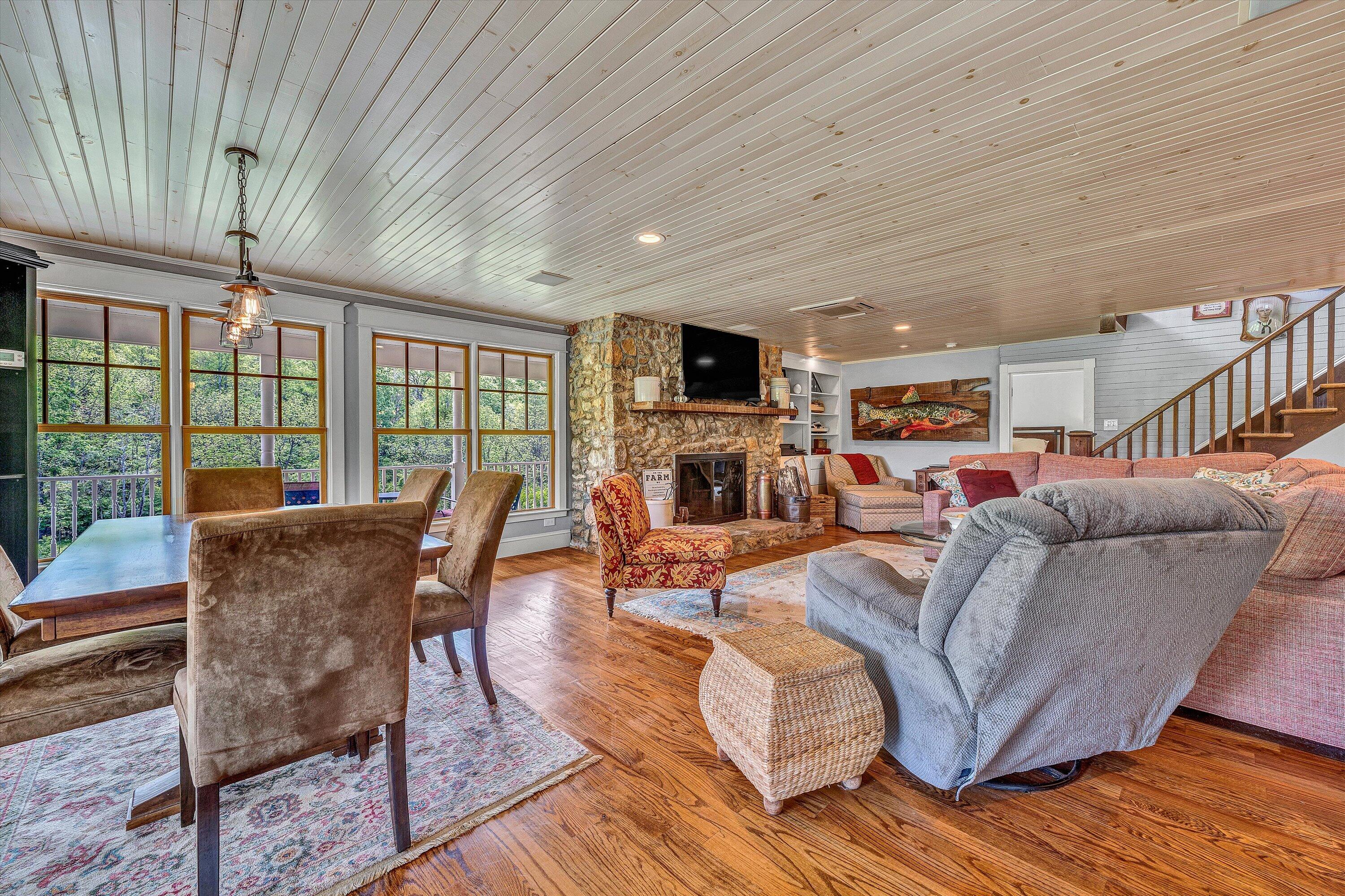 Hardy, Virginia 24101, United States, 4 Bedrooms Bedrooms, ,3 BathroomsBathrooms,Residential,Pending,127019