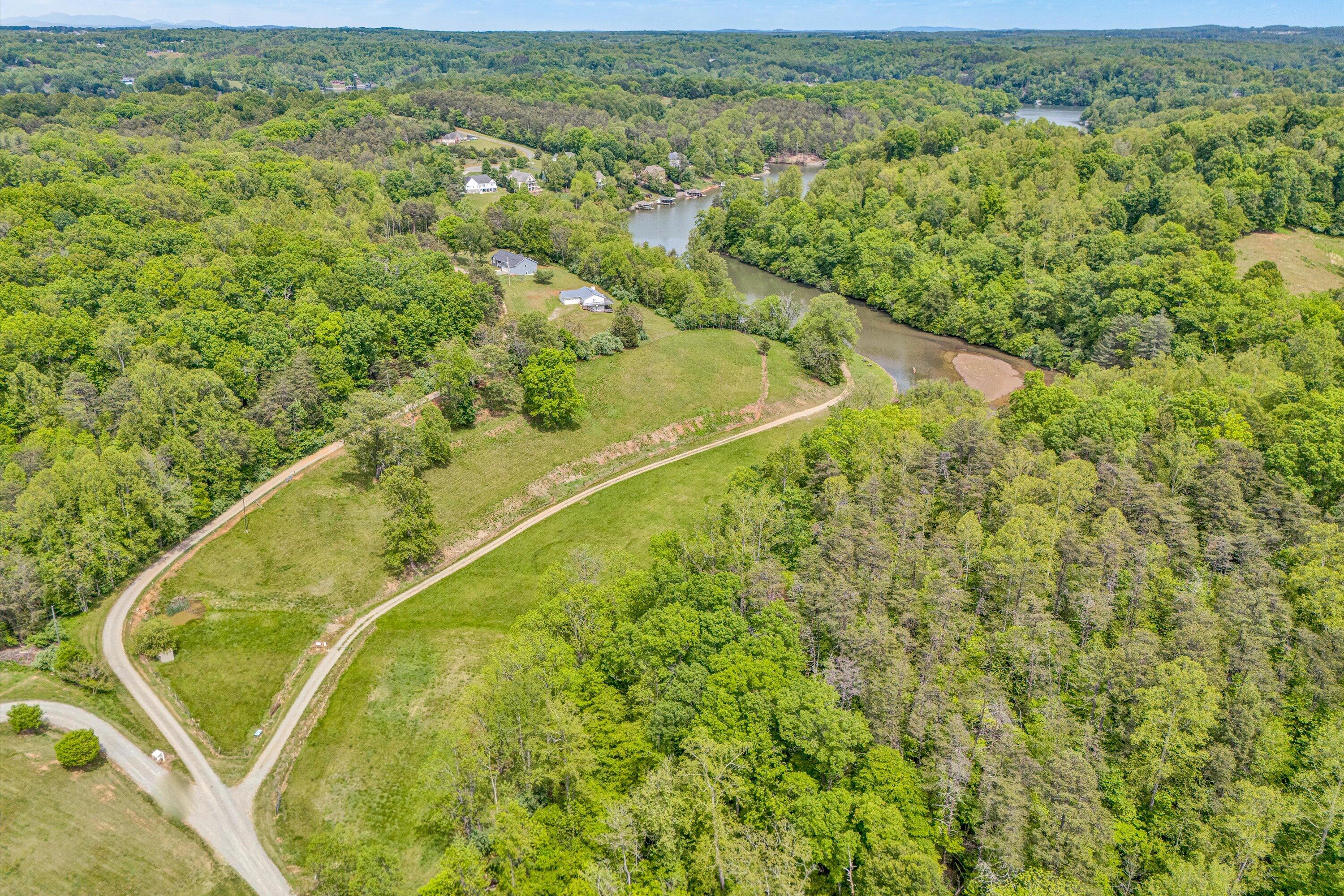 Hardy, Virginia 24101, United States, 4 Bedrooms Bedrooms, ,3 BathroomsBathrooms,Residential,Pending,127019