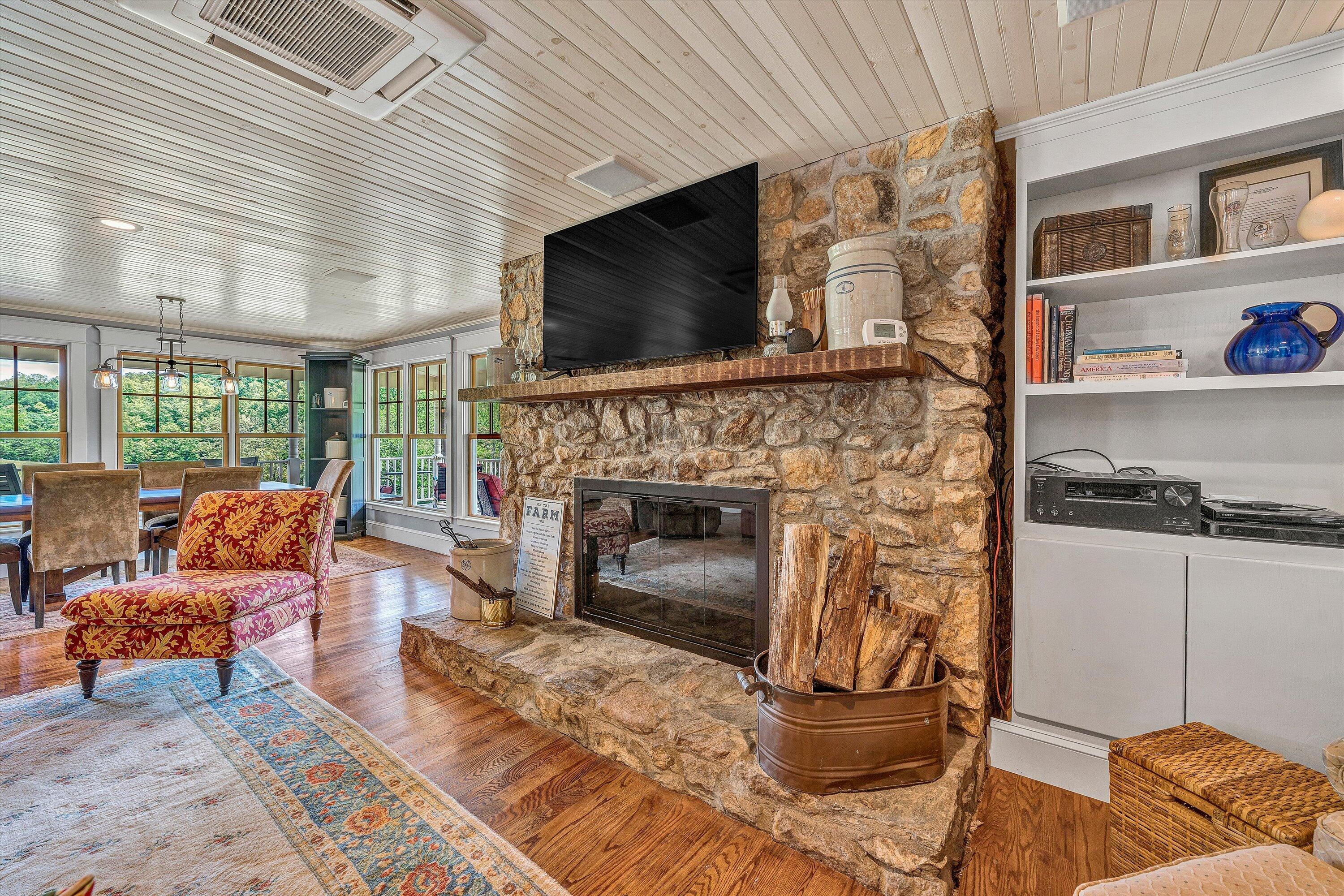 Hardy, Virginia 24101, United States, 4 Bedrooms Bedrooms, ,3 BathroomsBathrooms,Residential,Pending,127019