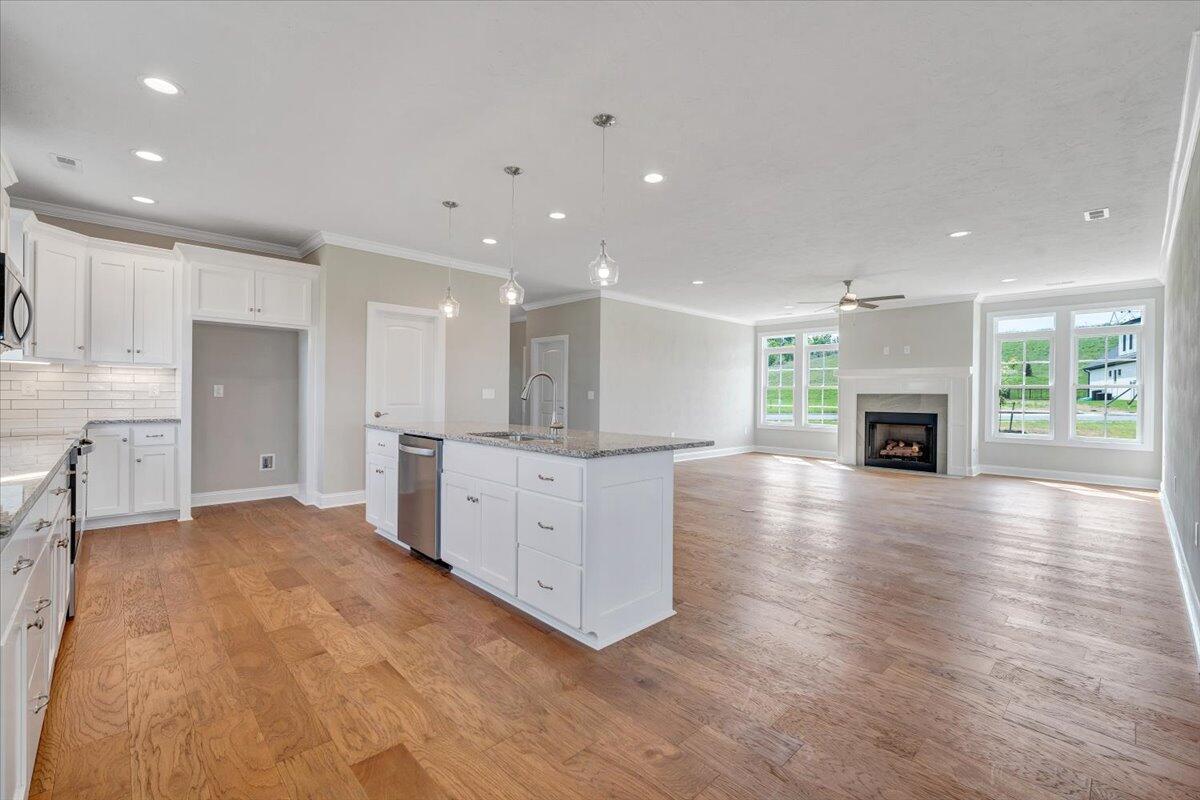 190 Merion Cir, Daleville, Virginia image 14