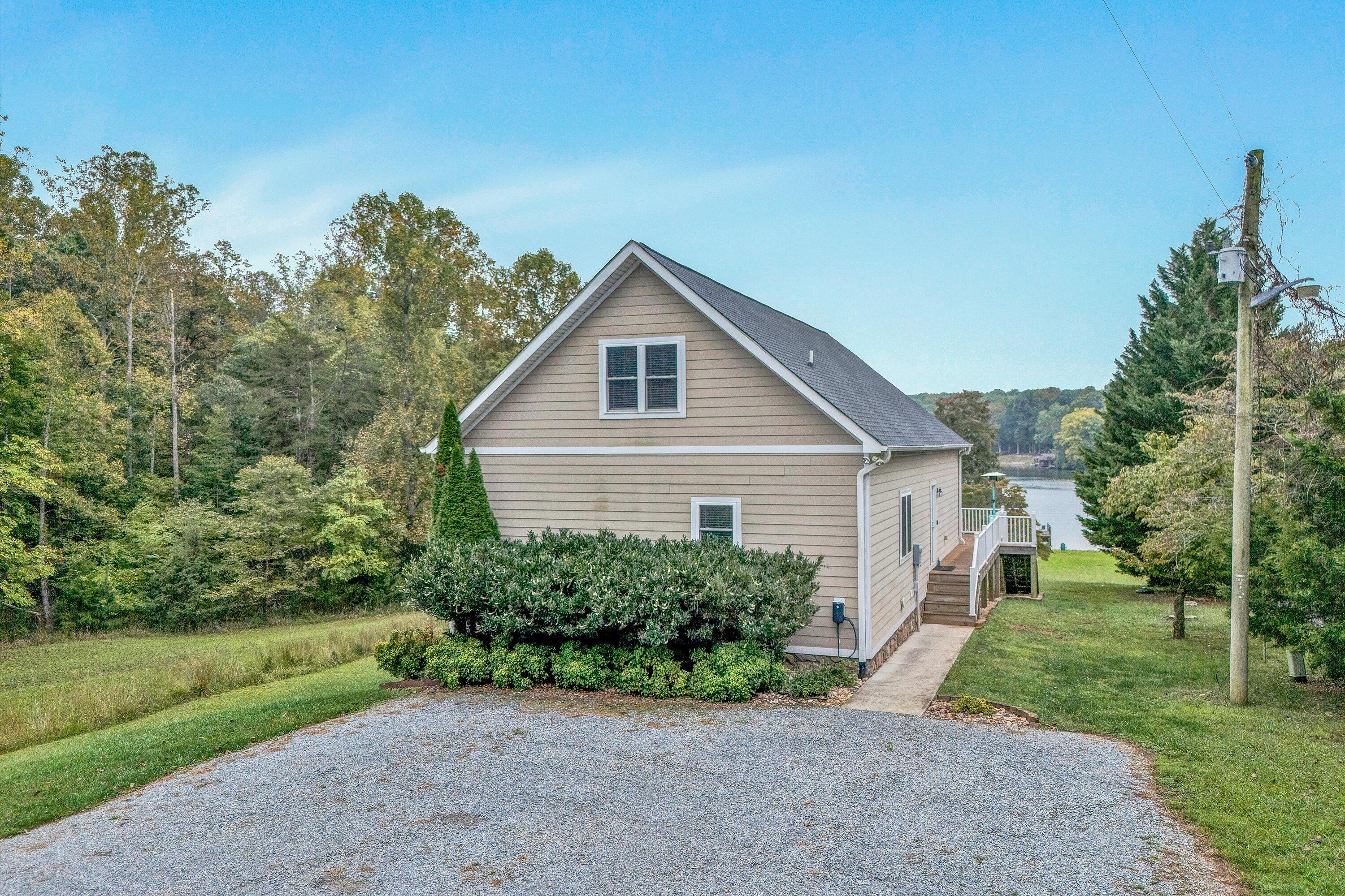 433 Surrey Dr, Huddleston, Virginia image 49