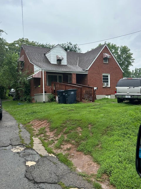 Photo of 1438 Aspen ST NW, Roanoke, VA 24017 (MLS # 929886)