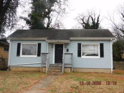 Photo of 1222 Hamilton TER SE, Roanoke, VA 24014 (MLS # 923479)