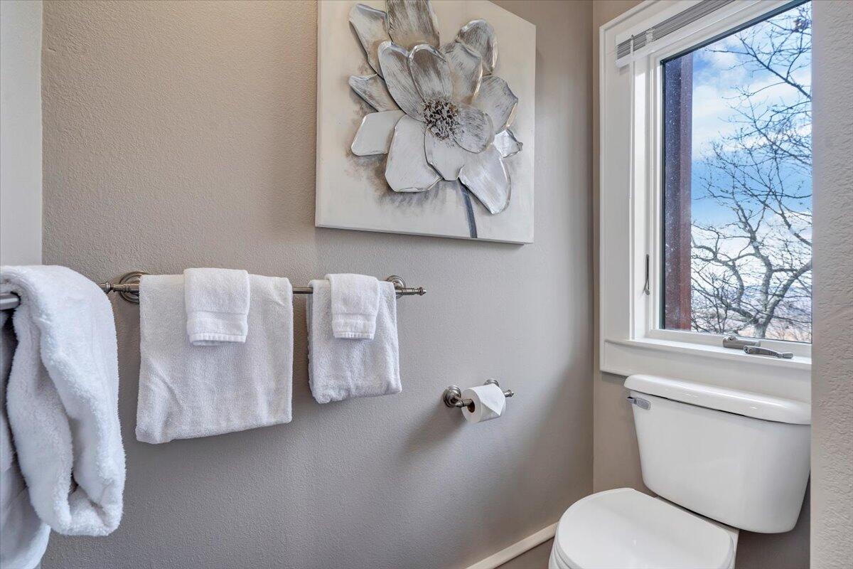 Wintergreen, Virginia 22958, United States, 6 Bedrooms Bedrooms, ,6 BathroomsBathrooms,Residential,Active,121917