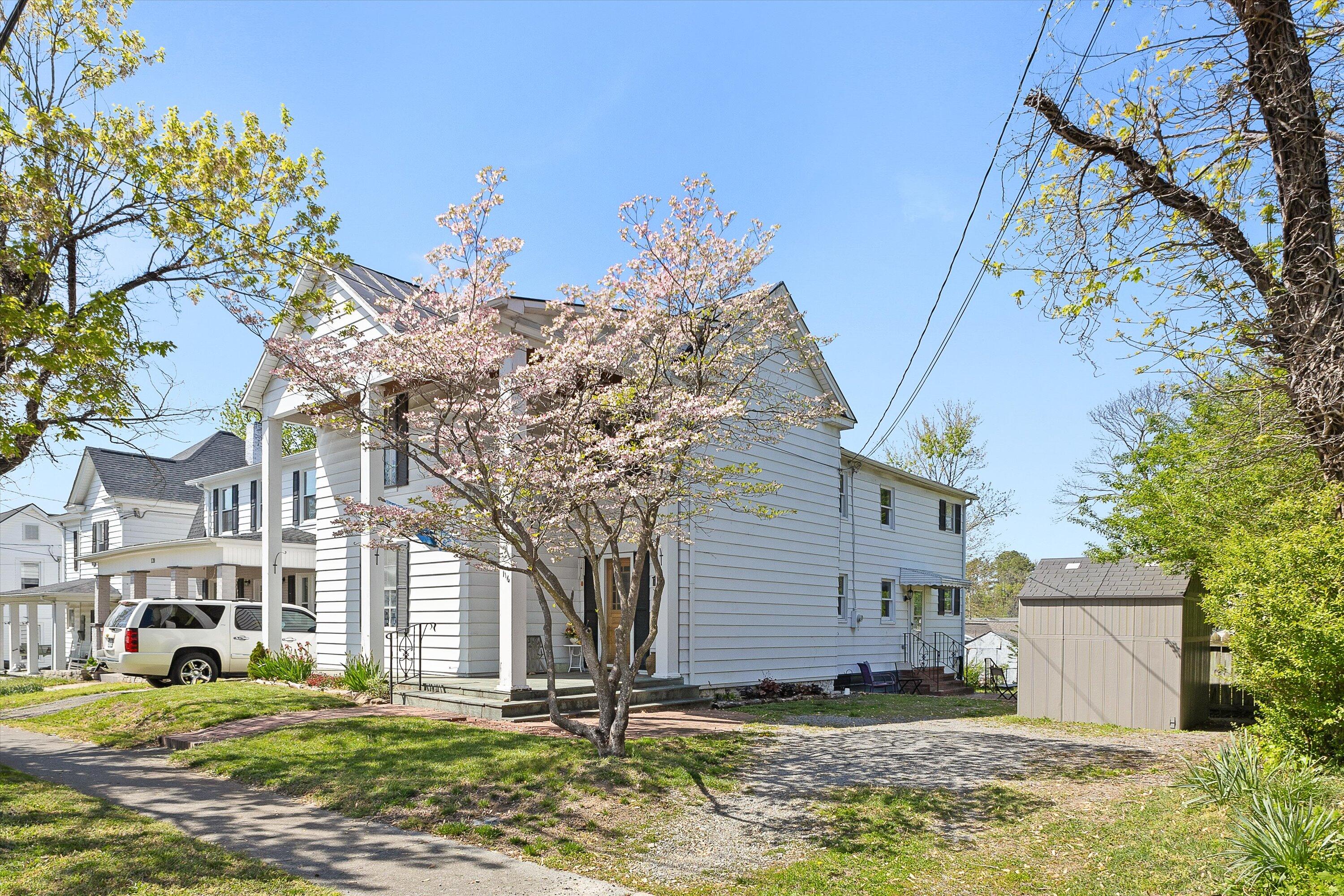 116 Cedar Ave, Vinton, Virginia image 1