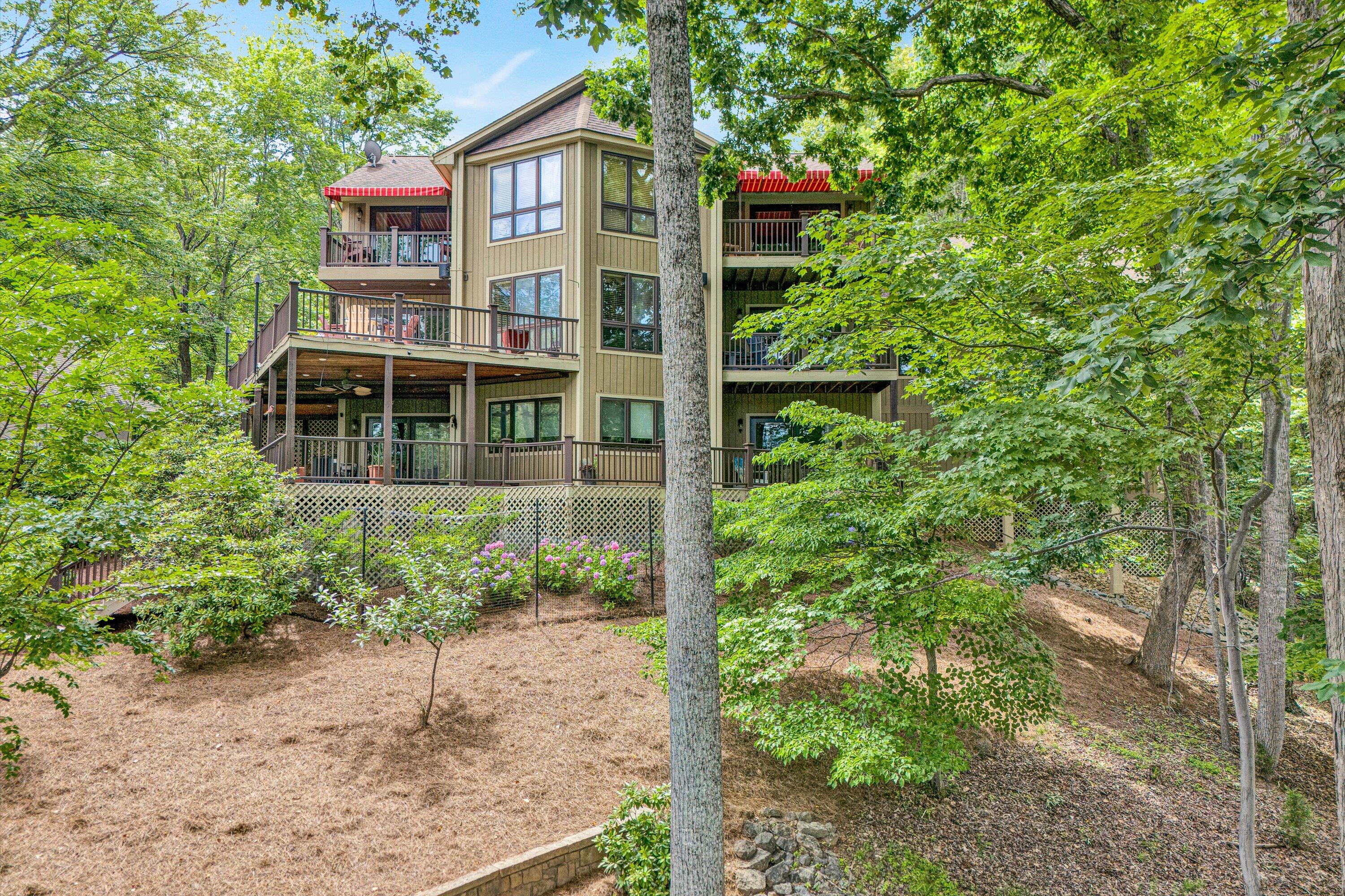 Penhook, Virginia 24137, United States, 4 Bedrooms Bedrooms, ,4 BathroomsBathrooms,Residential,Active,148102