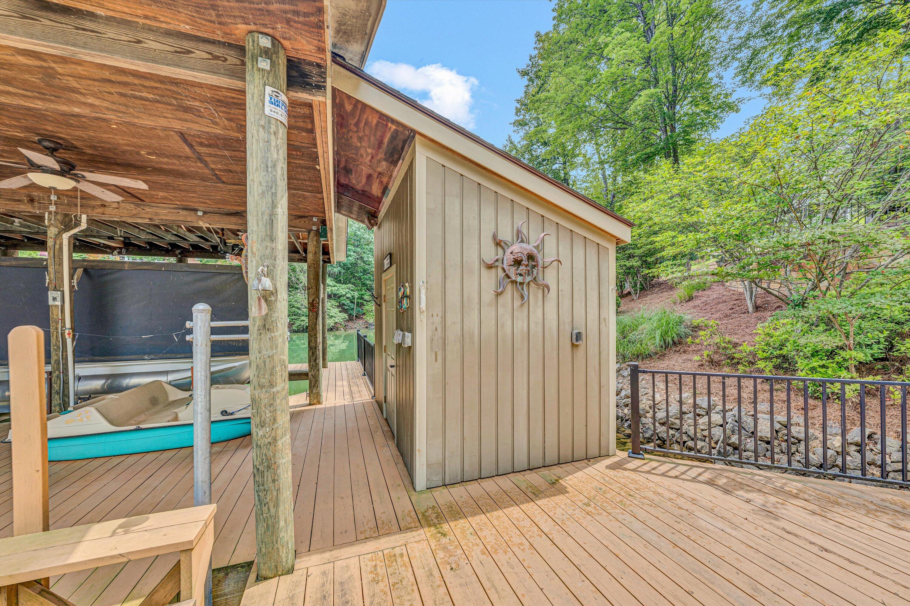 Penhook, Virginia 24137, United States, 4 Bedrooms Bedrooms, ,4 BathroomsBathrooms,Residential,Active,148102