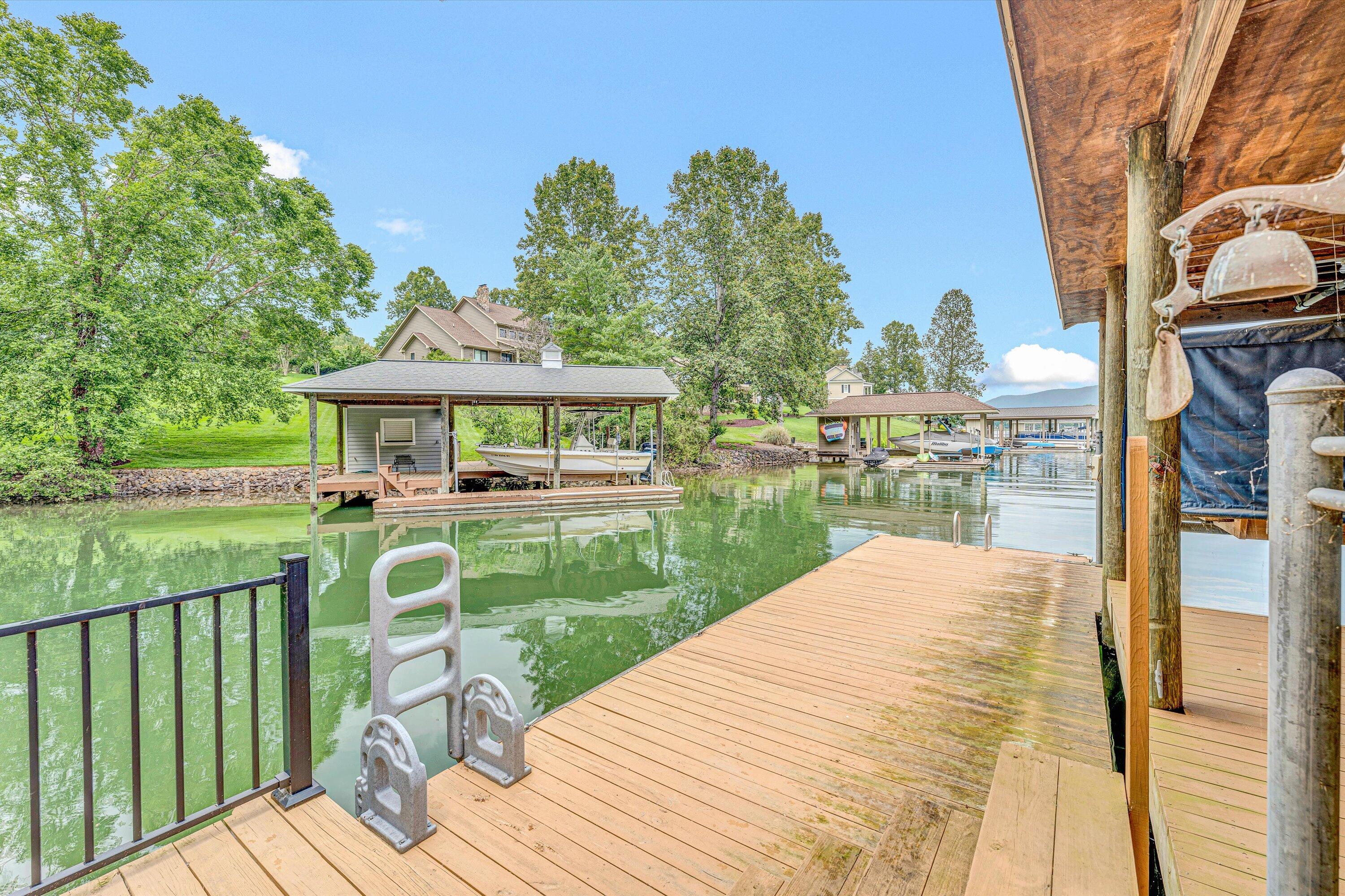 Penhook, Virginia 24137, United States, 4 Bedrooms Bedrooms, ,4 BathroomsBathrooms,Residential,Active,148102