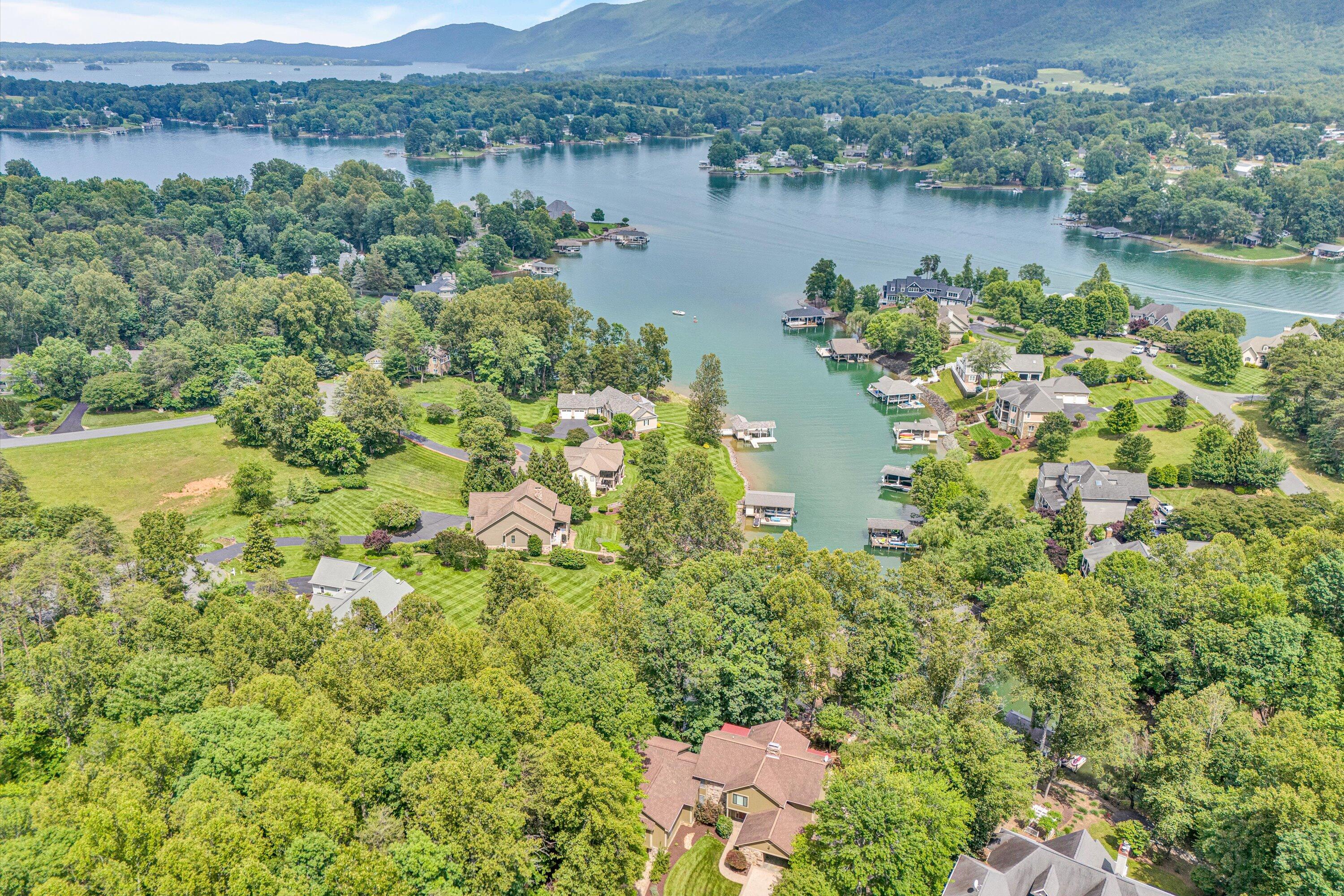 Penhook, Virginia 24137, United States, 4 Bedrooms Bedrooms, ,4 BathroomsBathrooms,Residential,Active,148102