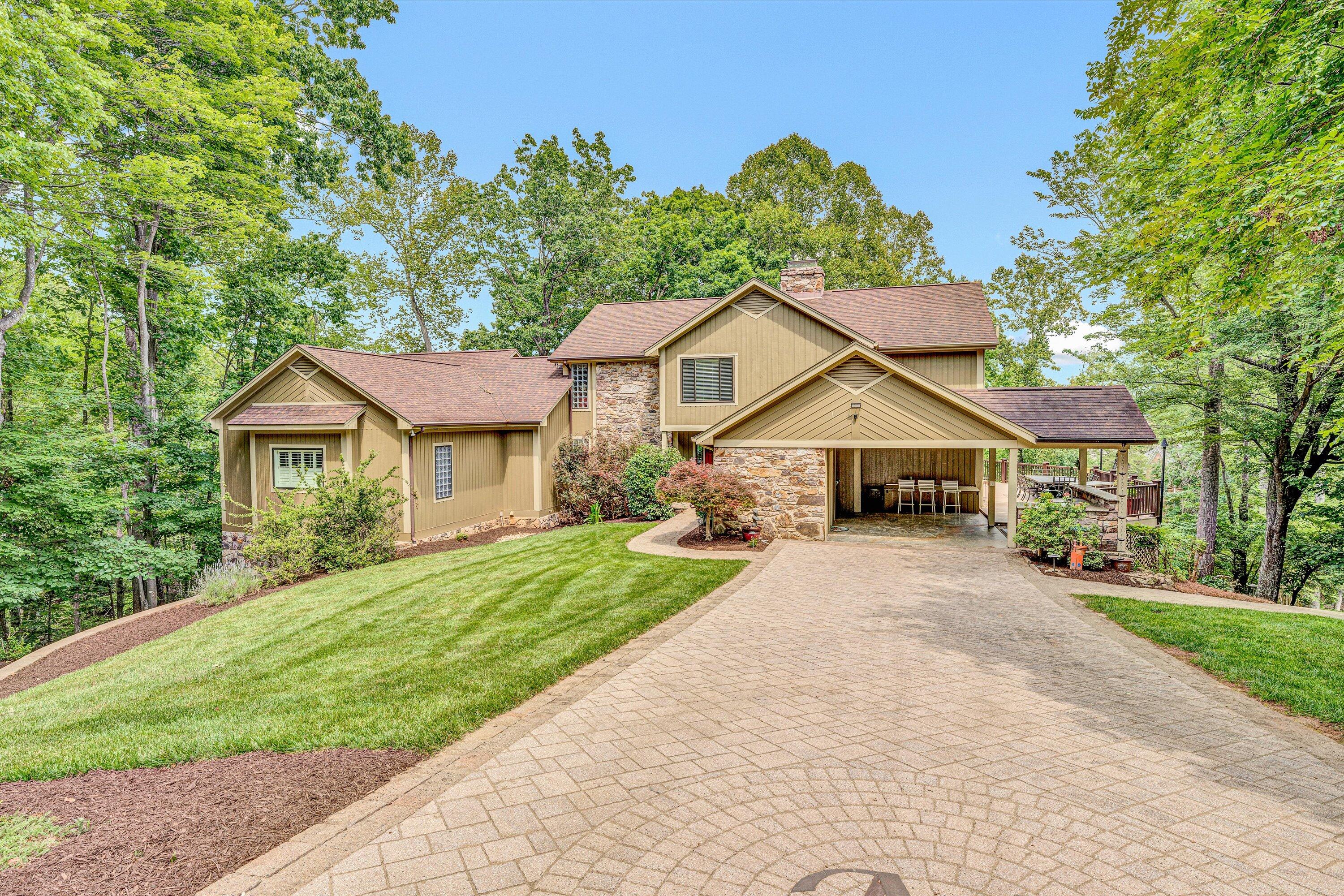 200 Fairway Dr, Penhook, Virginia image 2