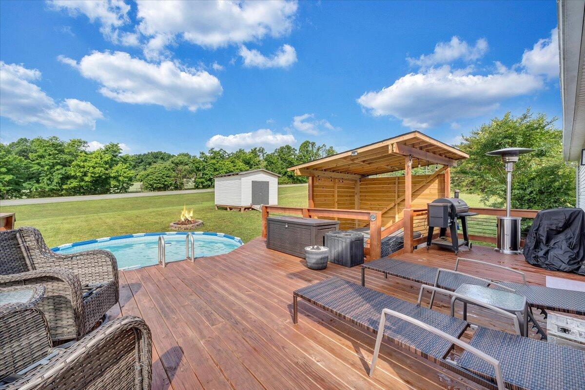 1028 Park Mountain Ter, Huddleston, Virginia image 32