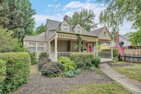 Homes For Sale - 511 Walnut St<br/> Salem, VA 24153