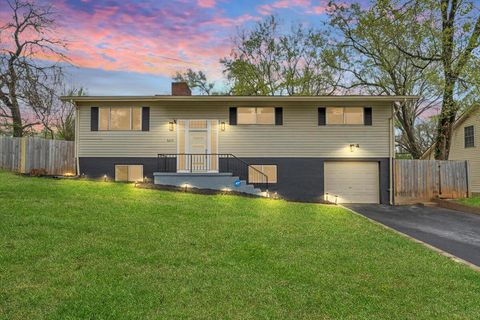 Photo of 3619 Lilac AVE NW, Roanoke, VA 24017 (MLS # 926038)