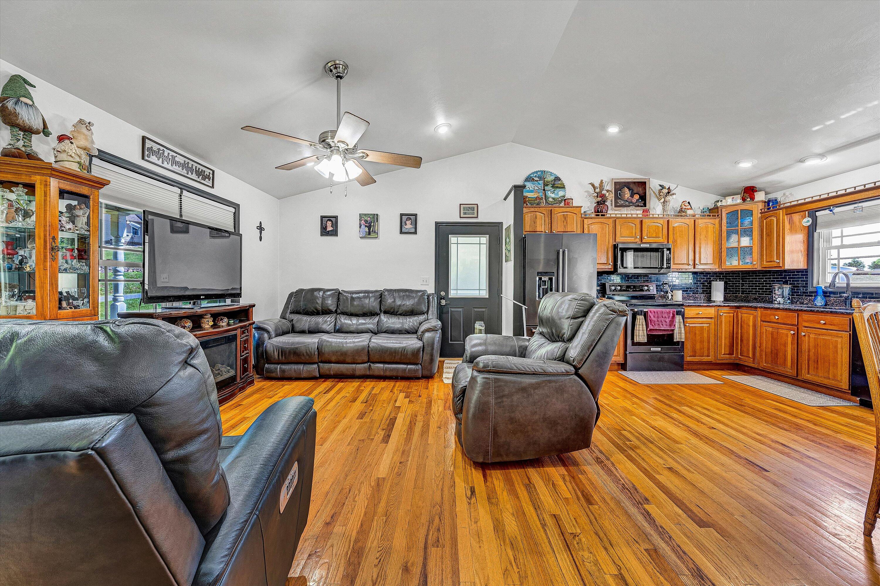 22 Spring Branch Ln, Fincastle, Virginia image 6