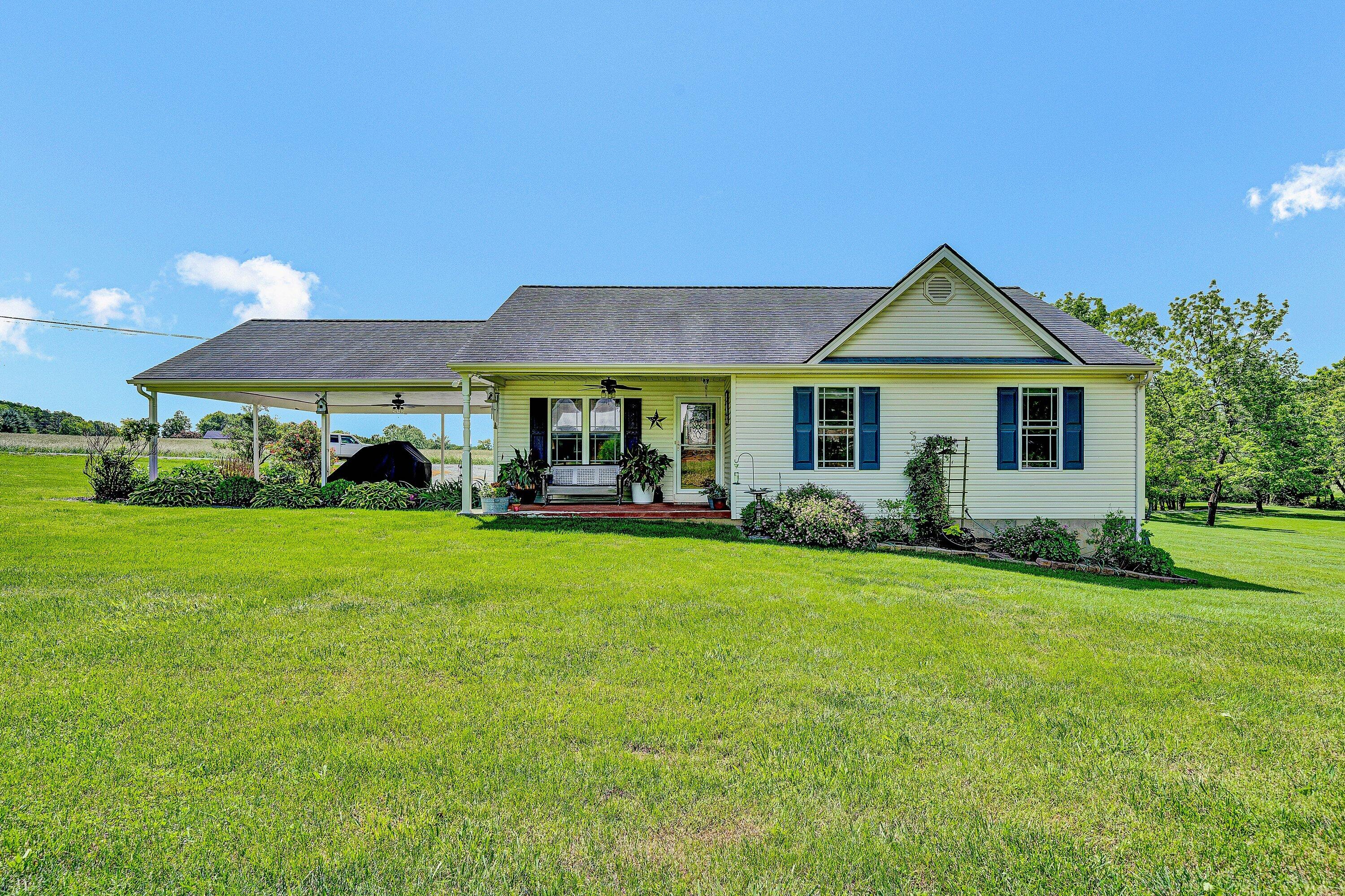 22 Spring Branch Ln, Fincastle, Virginia image 1