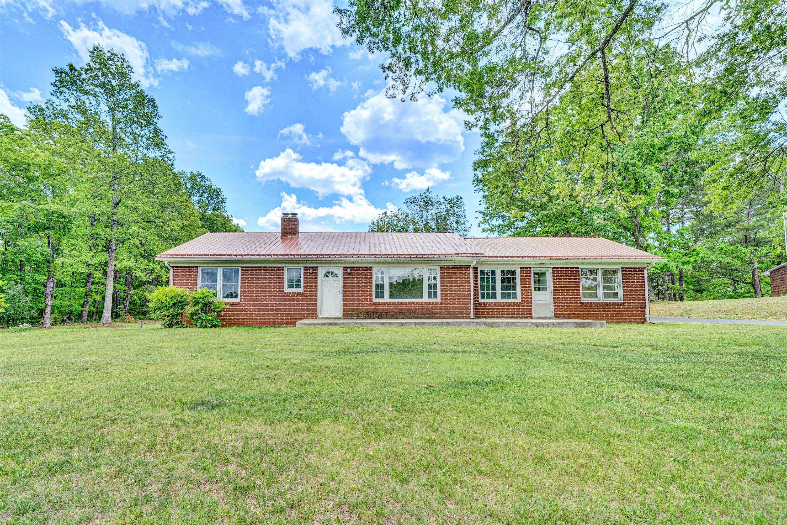 7080 Oak Level Rd, Bassett, Virginia image 1