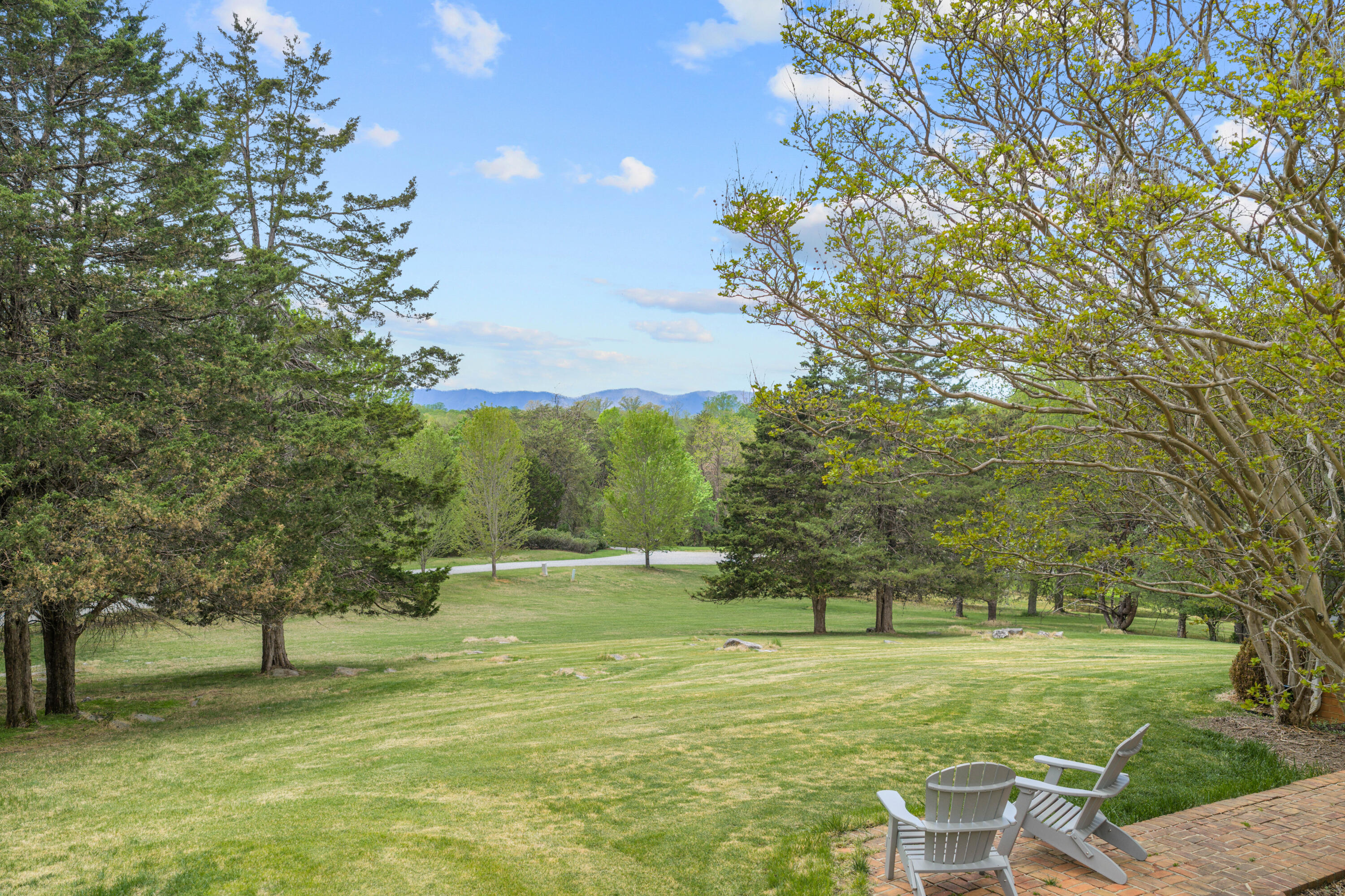 Troutville, Virginia, 24175, United States, 5 Bedrooms Bedrooms, ,4 BathroomsBathrooms,Residential,Active,2038617
