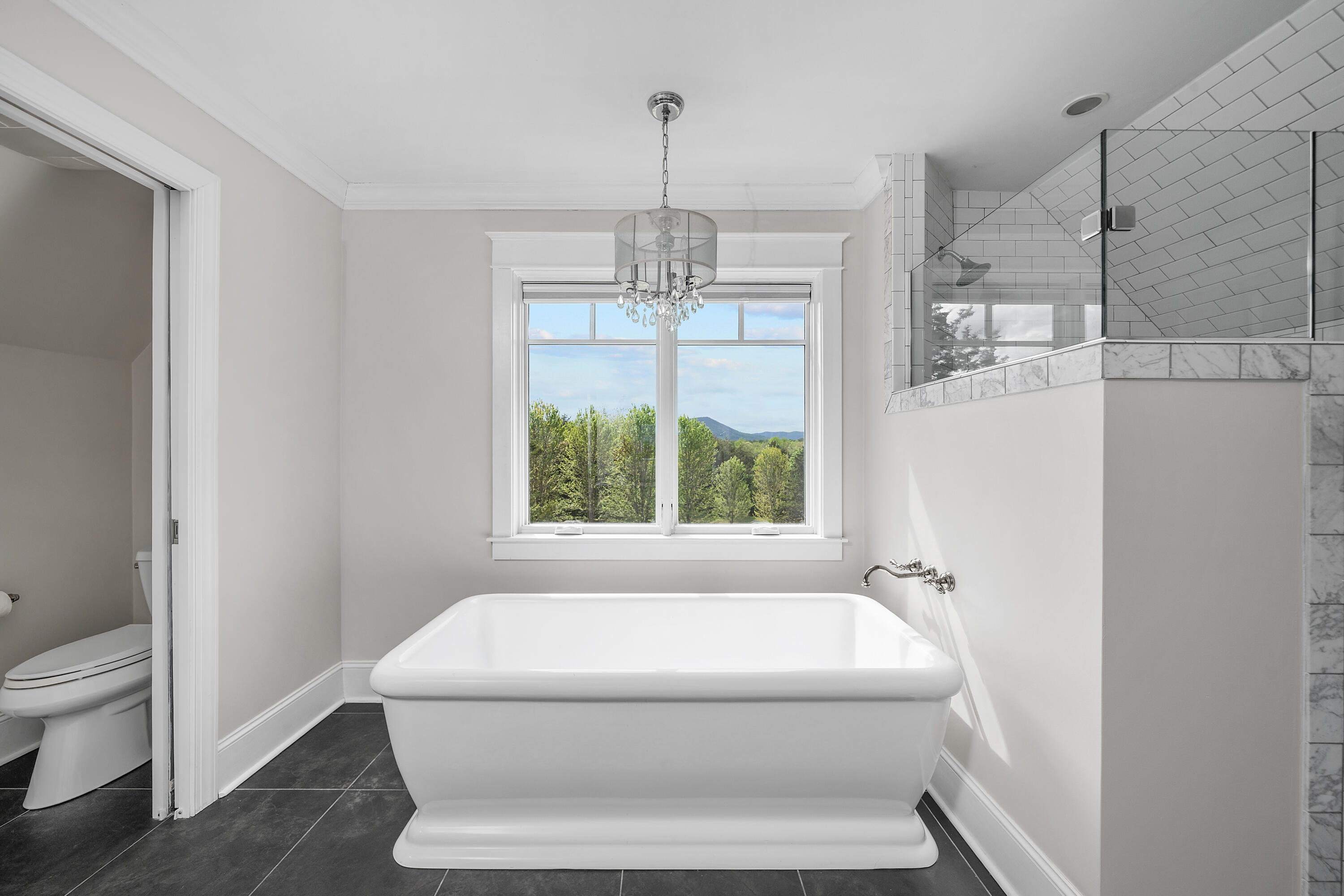 Troutville, Virginia, 24175, United States, 5 Bedrooms Bedrooms, ,4 BathroomsBathrooms,Residential,Active,2038617