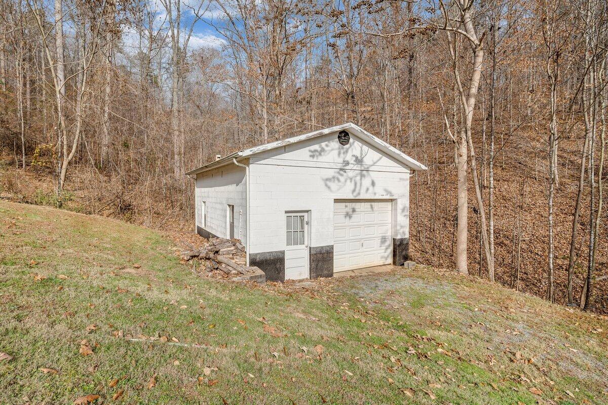 332 Blackberry Rd, Bassett, Virginia image 24