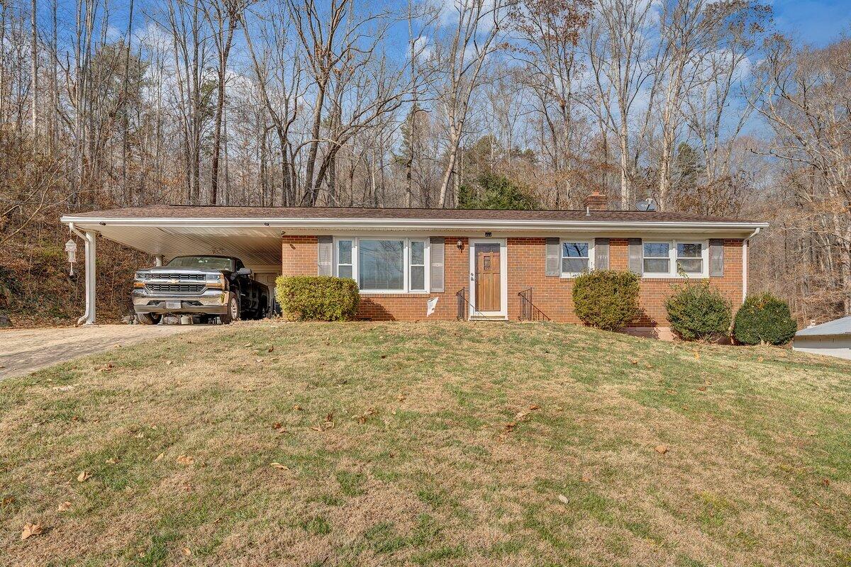 332 Blackberry Rd, Bassett, Virginia image 1