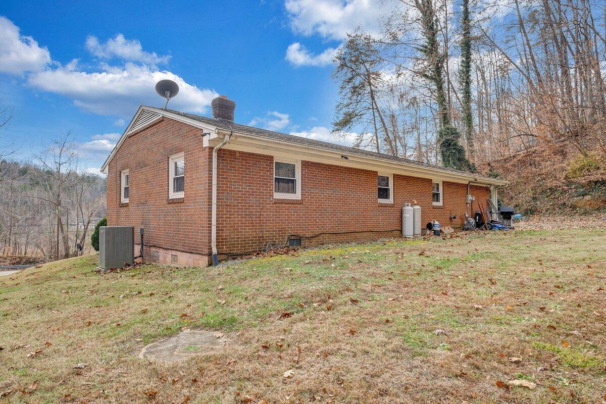 332 Blackberry Rd, Bassett, Virginia image 20