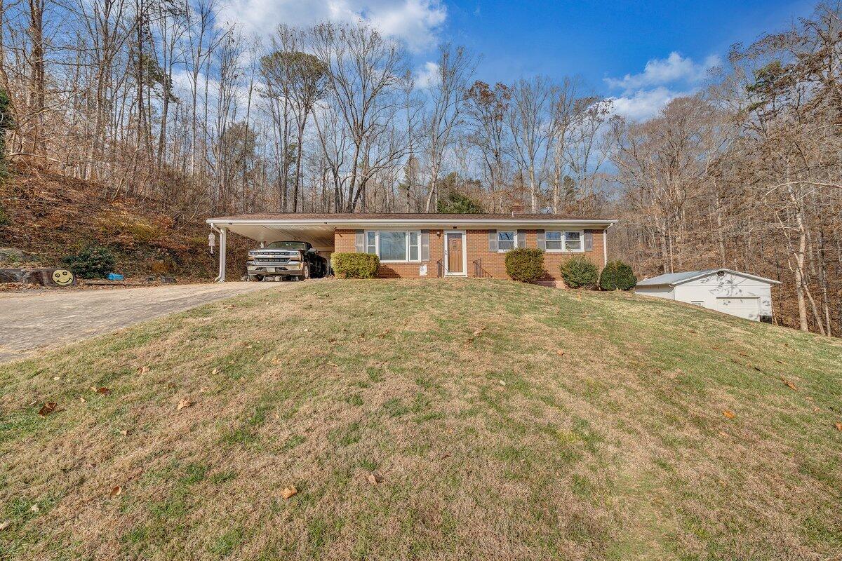 332 Blackberry Rd, Bassett, Virginia image 2