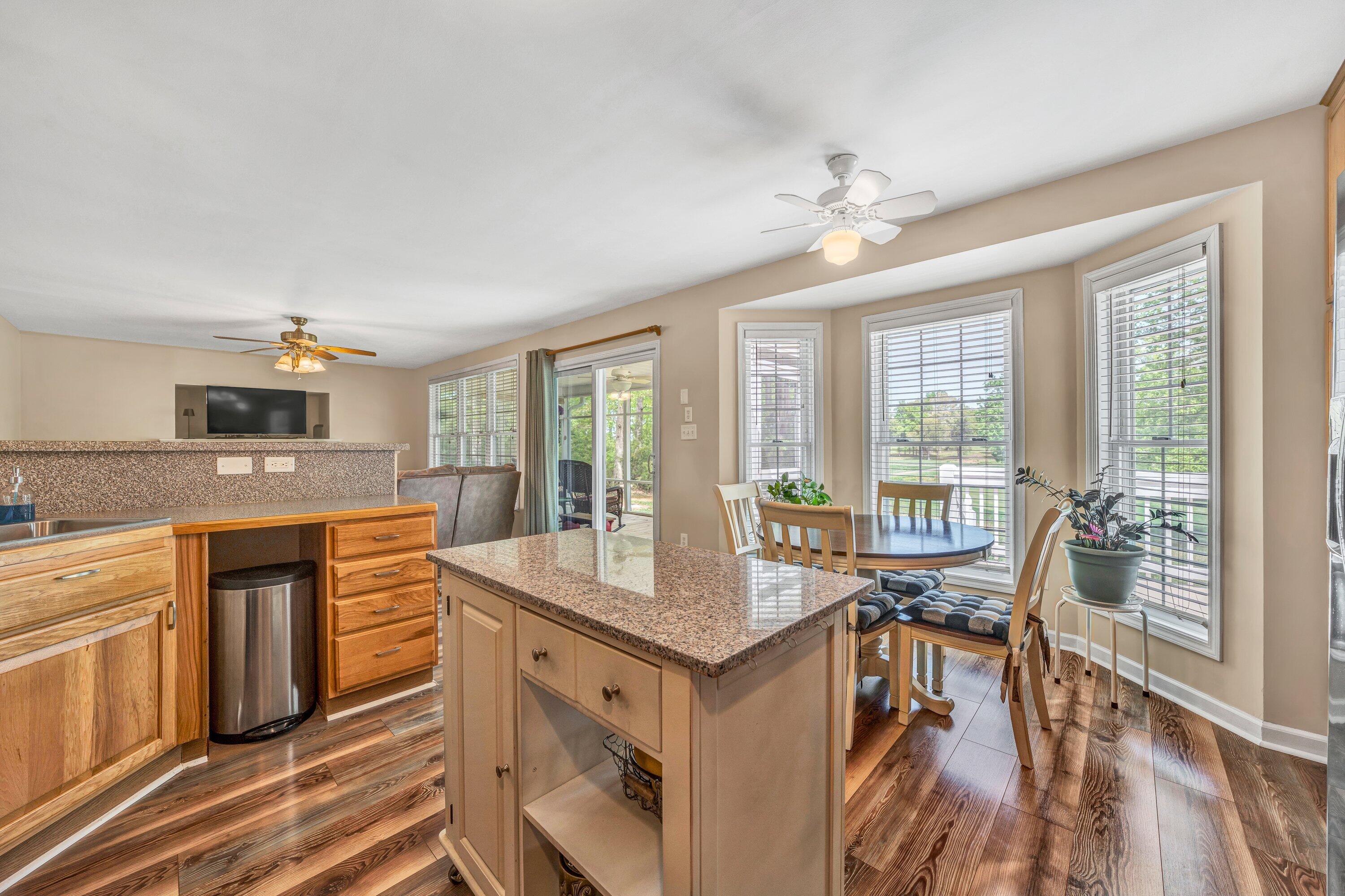 104 Peach Tree Ct, Huddleston, Virginia image 17