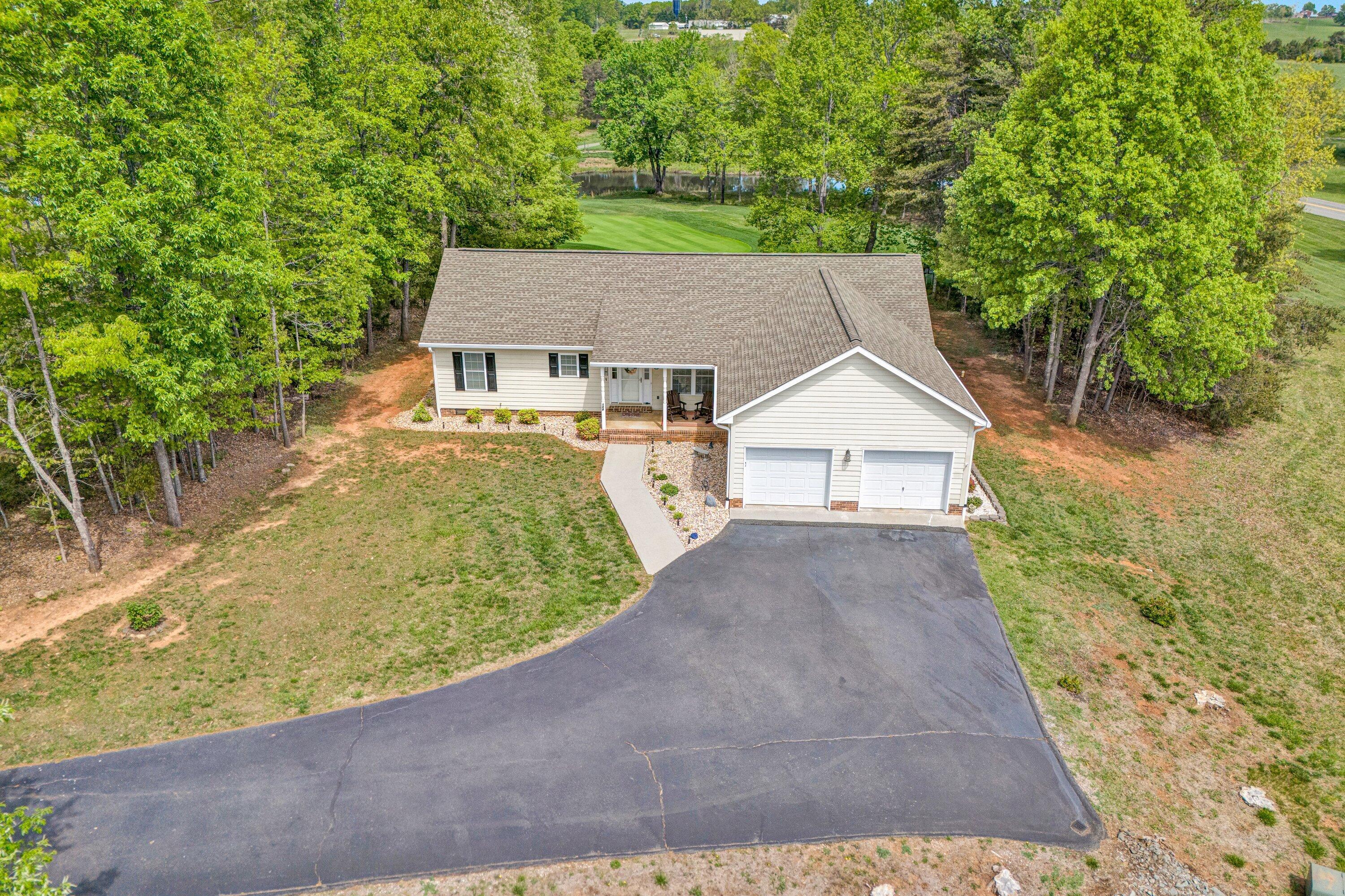 104 Peach Tree Ct, Huddleston, Virginia image 4